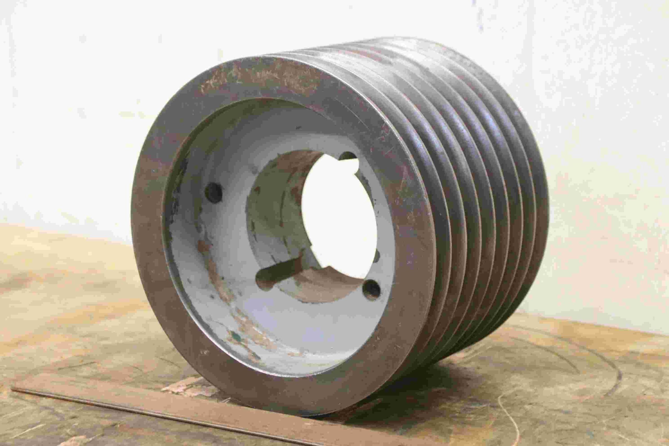 Keilriemenscheibe 8-rillig von Guss - SPB 220-8 (17mm)