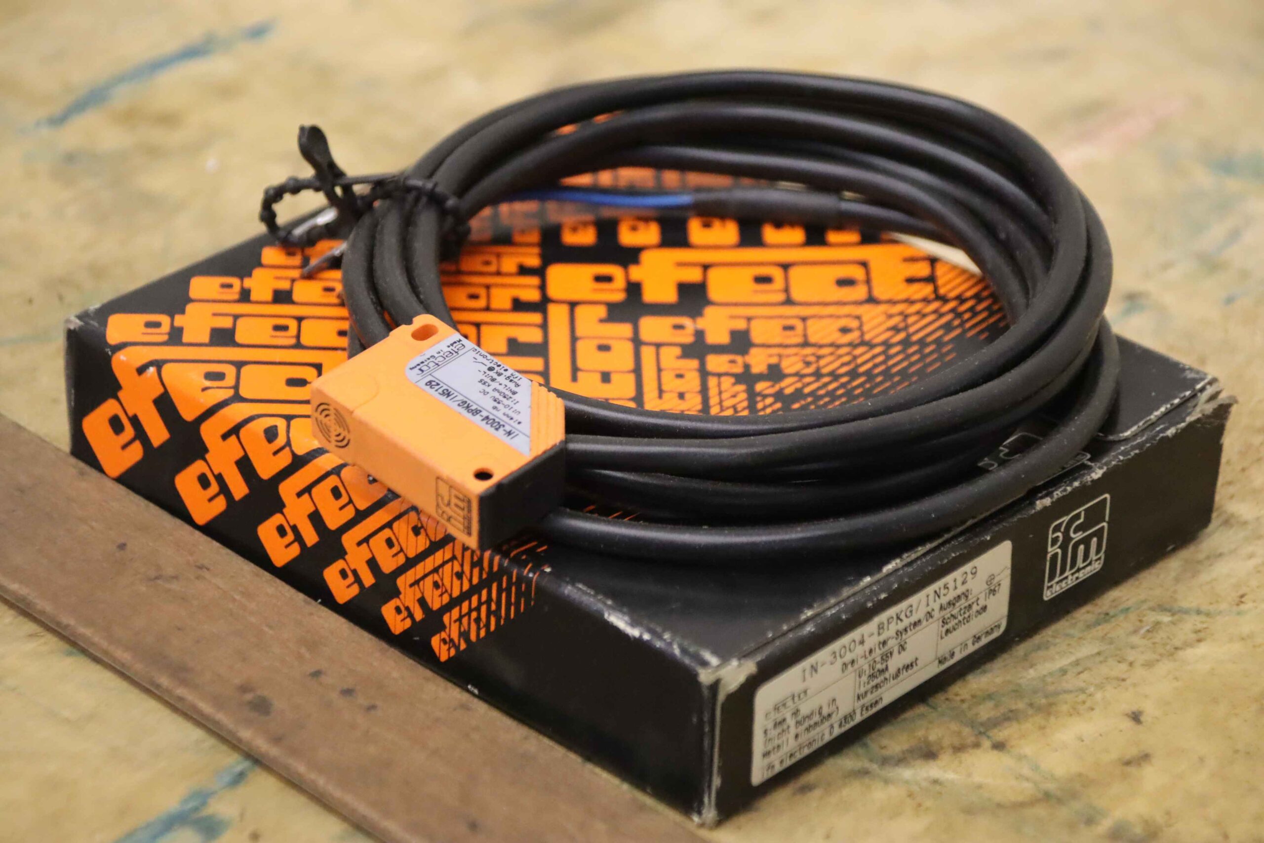 Induktiver Sensor Näherungsschalter von efector - IN-3004-BPKG / IN5129