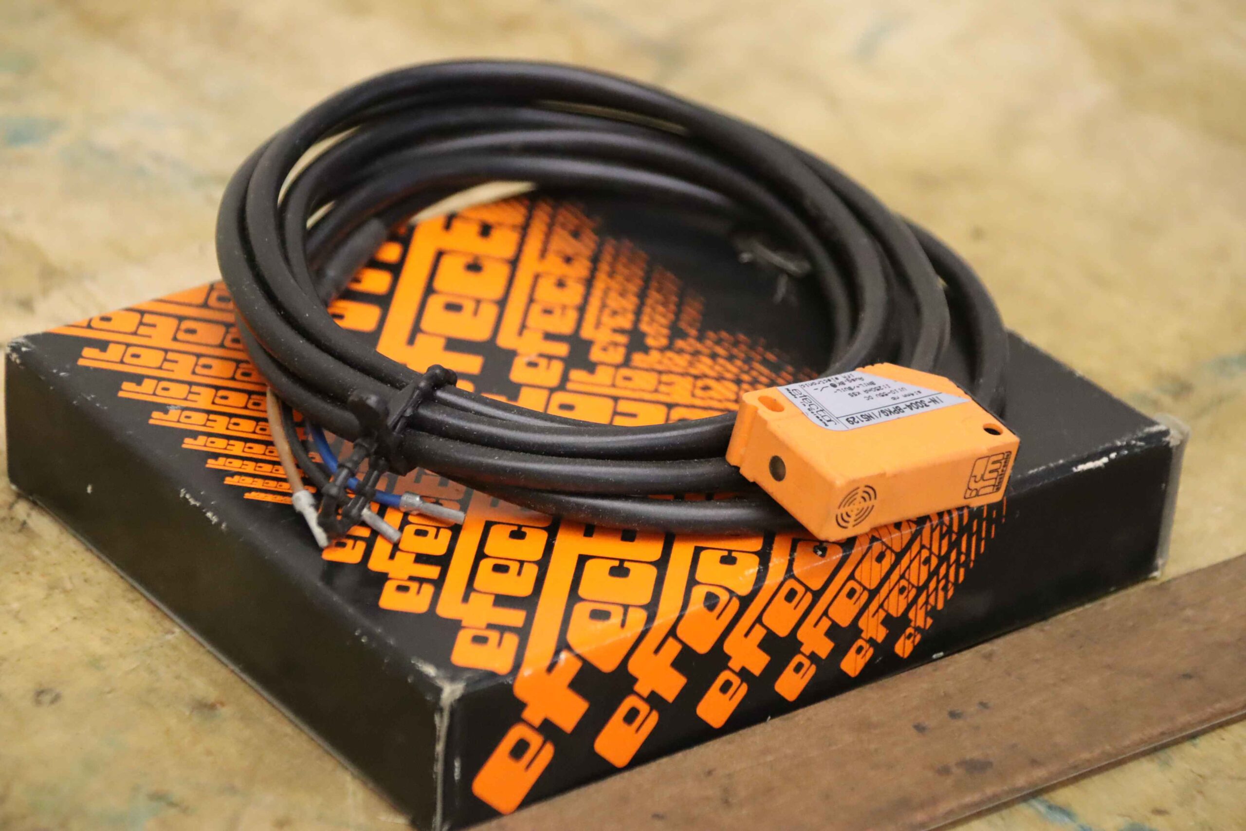 Induktiver Sensor Näherungsschalter von efector - IN-3004-BPKG / IN5129 – Bild 2