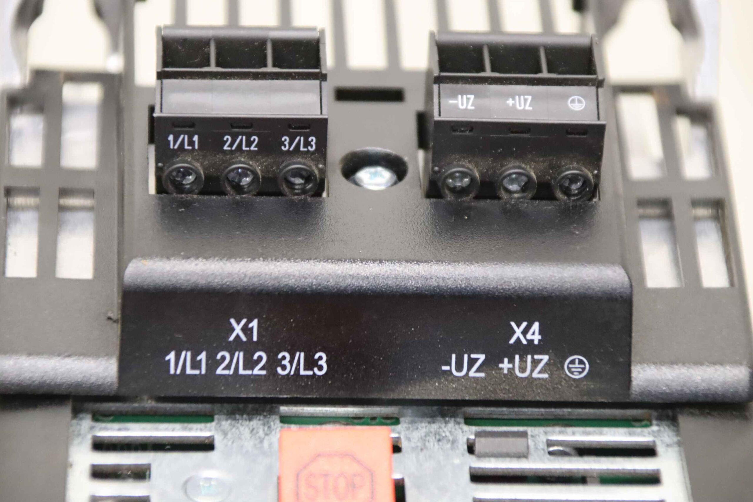 Frequenzumrichter 1,5 kW von SEW Eurodrive - MDX60A0015-5A3-4-00 – Bild 9