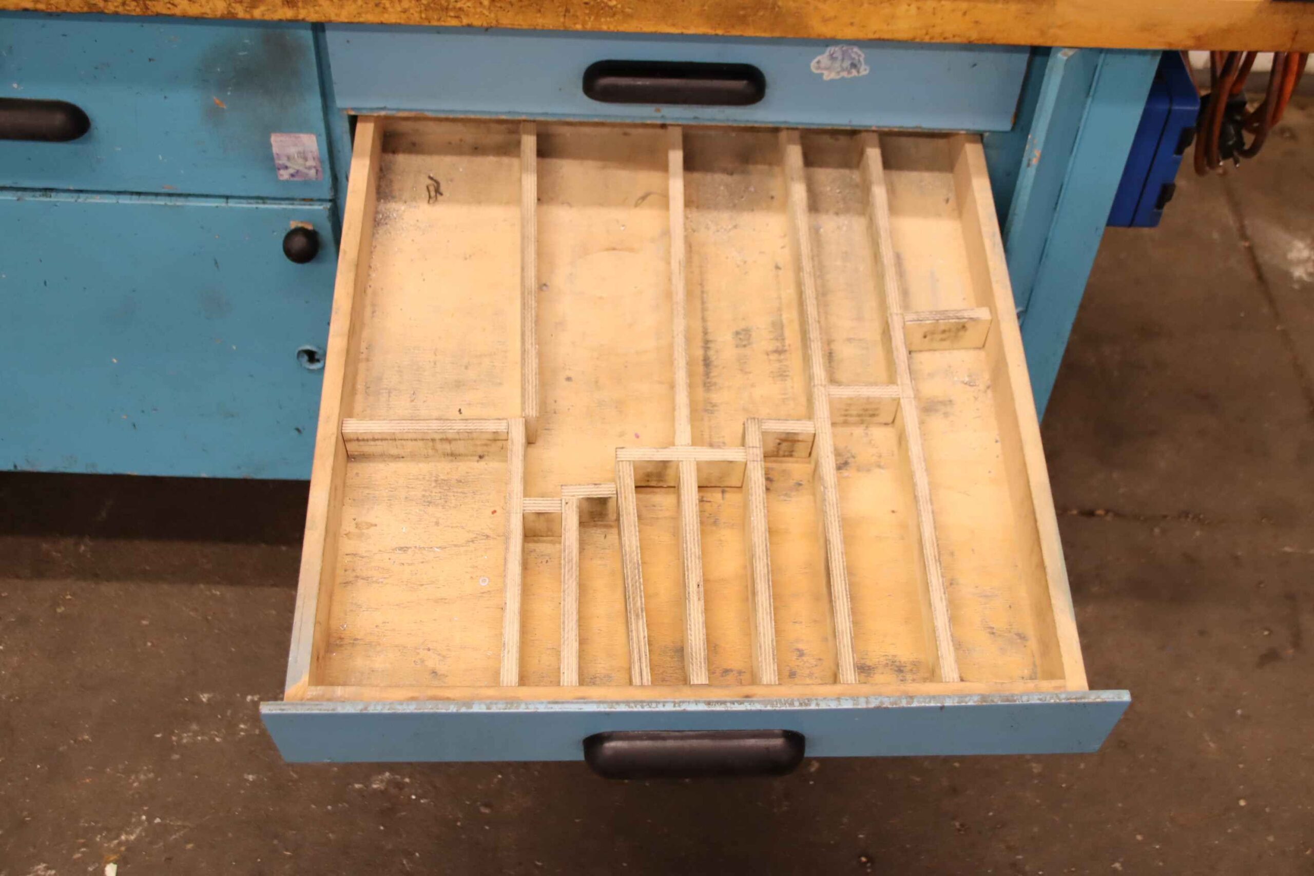 Werkbank von unbekannt - 1600/710/H925 mm – Bild 7