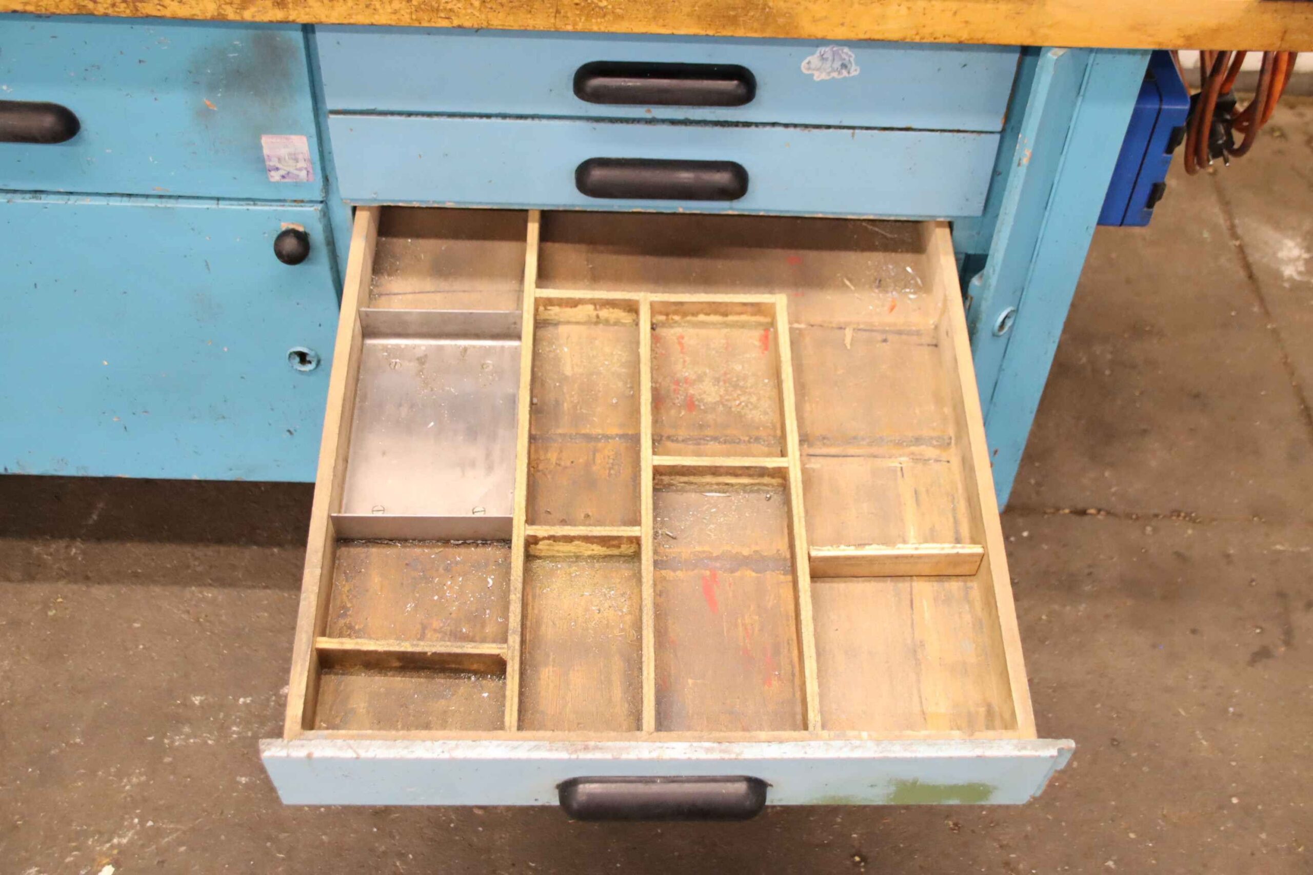 Werkbank von unbekannt - 1600/710/H925 mm – Bild 8