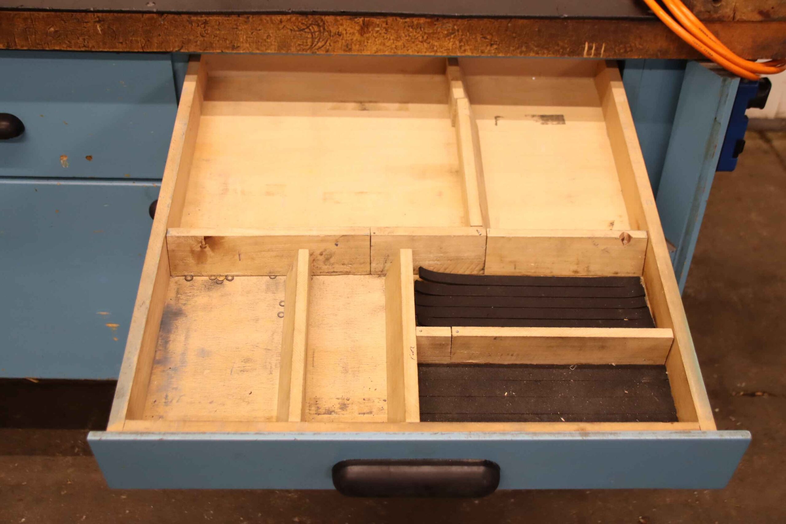 Werkbank von unbekannt - 1595/730/H925 mm – Bild 6