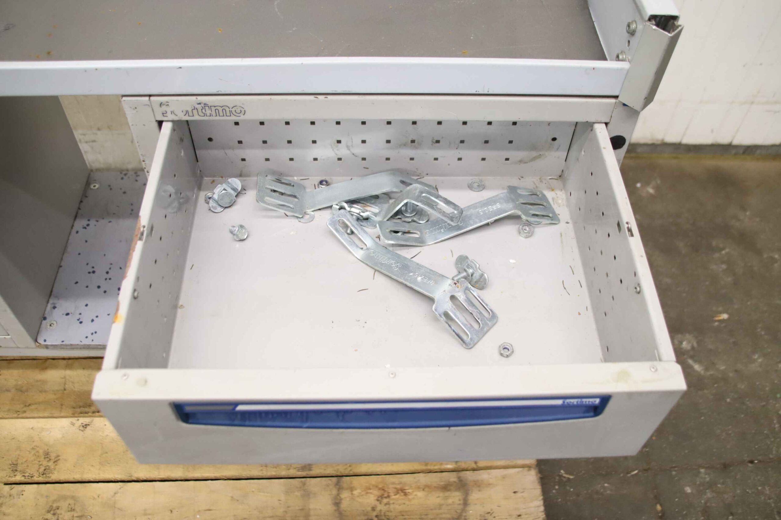 Fahrzeugregal von Sortimo - mit Schraubstock / 6 Schubladen – Bild 9