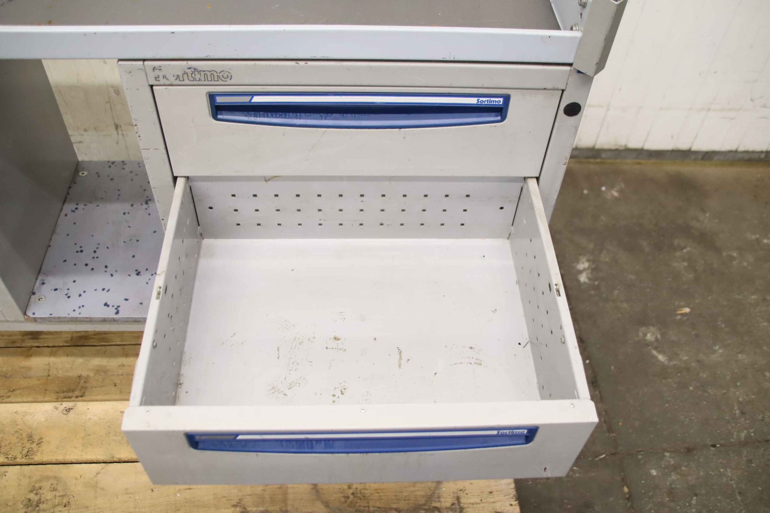 Fahrzeugregal von Sortimo - mit Schraubstock / 6 Schubladen – Bild 10