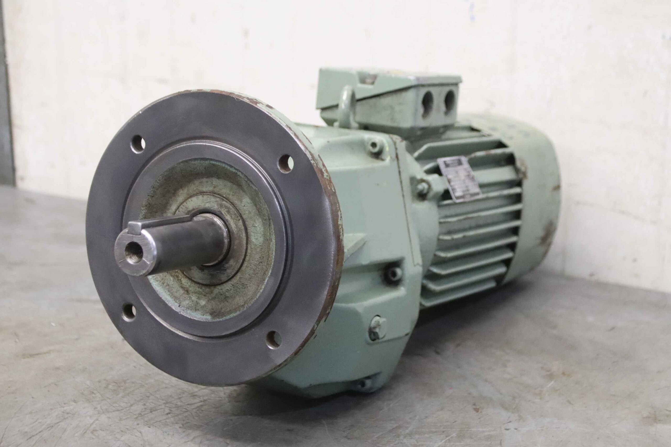 Getriebemotor 0,4/0,7 kW 40/80 U/min von VEM - ZG2 BMREA 80 G 8-4 AF