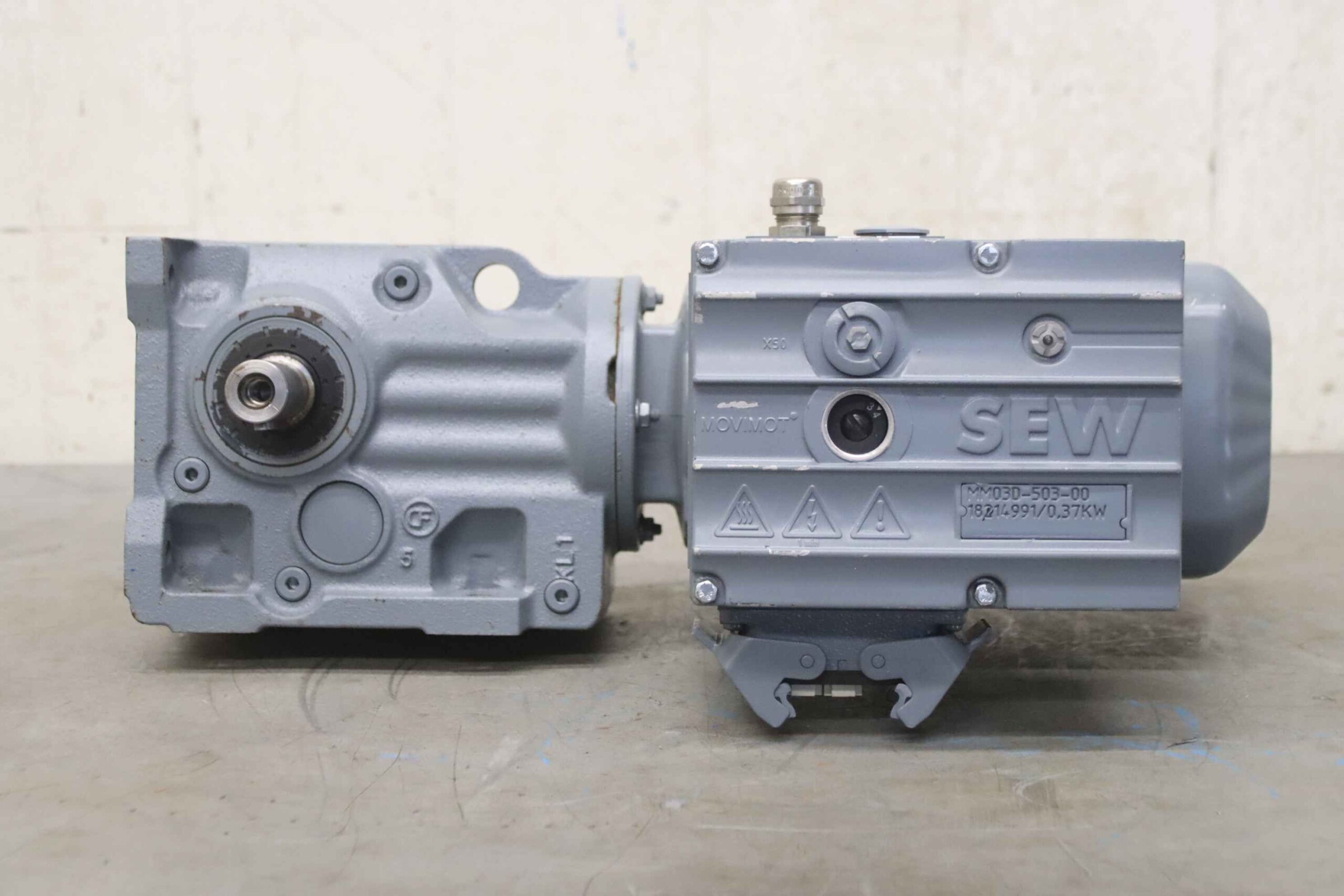 Getriebemotor 0,37-0,075 kW 31-6,3 U/min von SEW-Eurodrive - KAF37 DRS71S4BE05HR/MM03/AMA6 – Bild 5