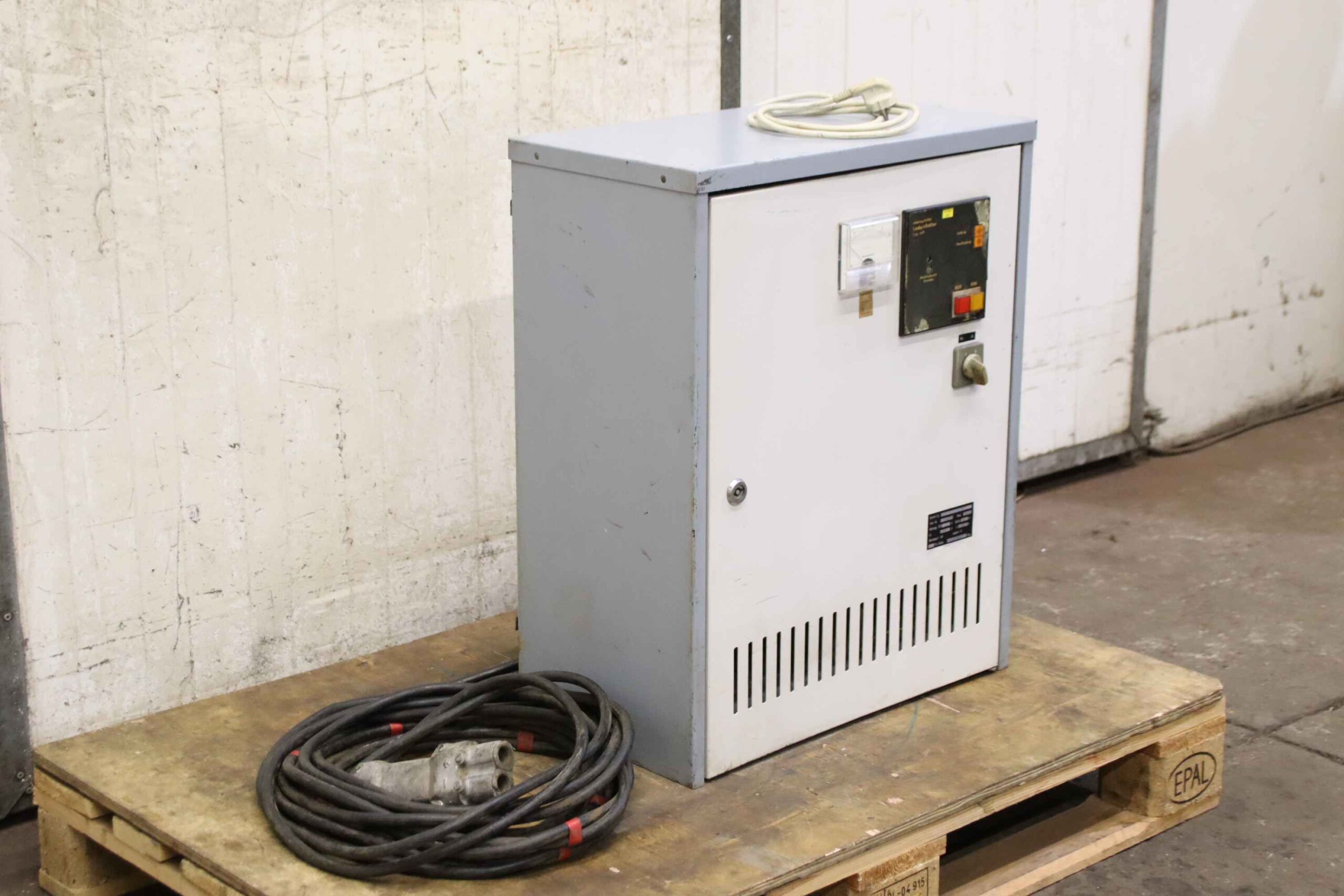 Ladegerät für Stapler 24 V/70 A von unbekannt - GFWEA/W 24/70 – Bild 2