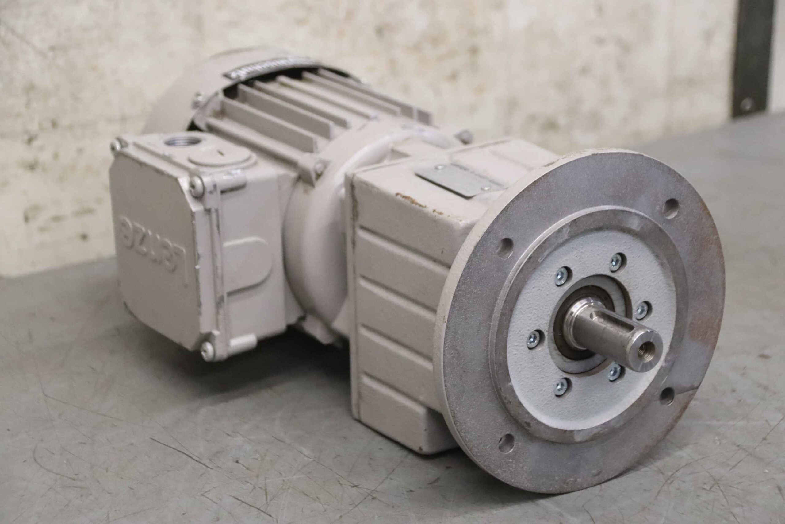 Getriebemotor 0,37 kW 44 U/min von Lenze - GS TO5-2 M VCK 080.32BR08S – Bild 2