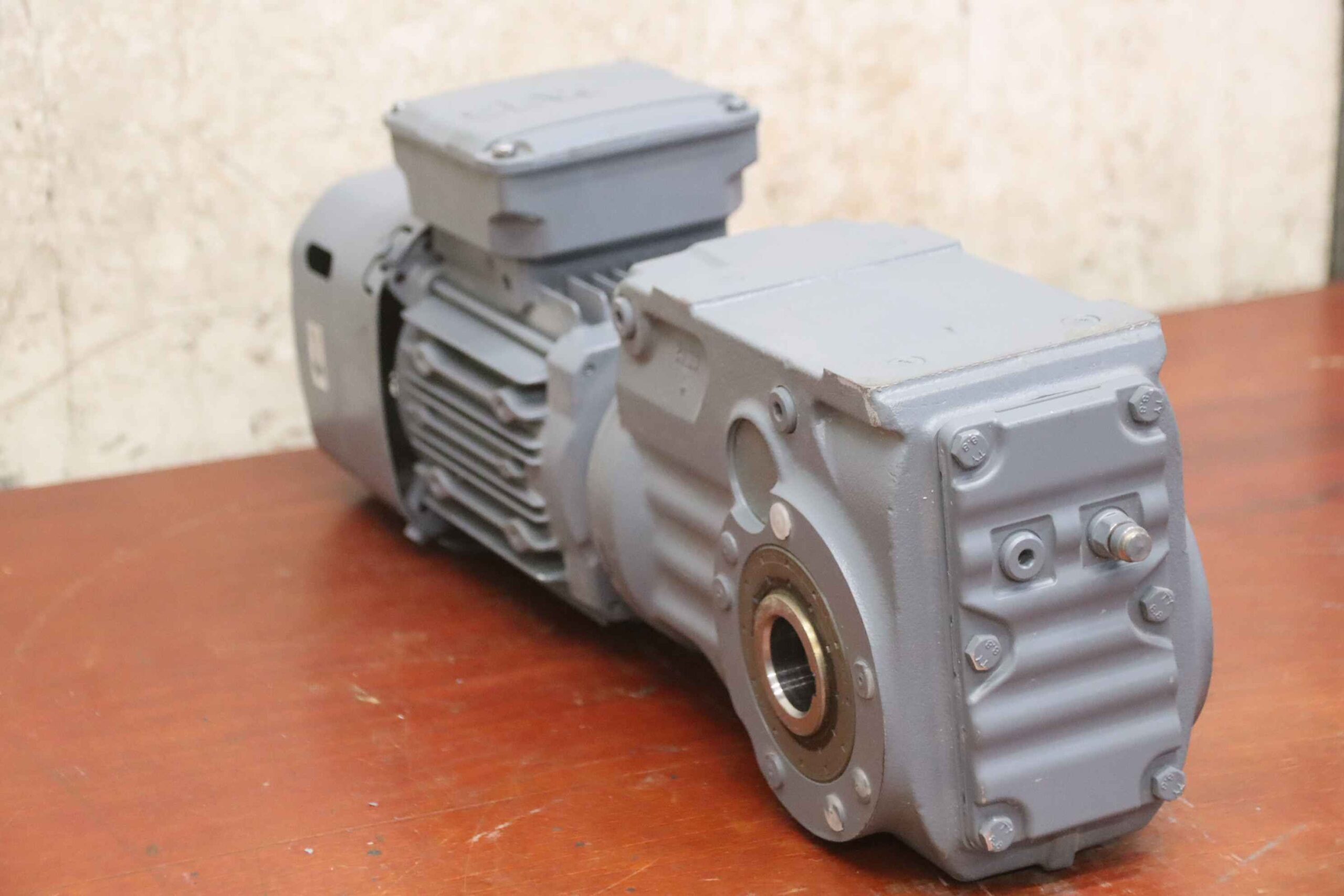 Getriebemotor 0,55 kW 23 U/min von SEW-Eurodrive - KA37 DRS71M4/RS/TF/AL – Bild 2