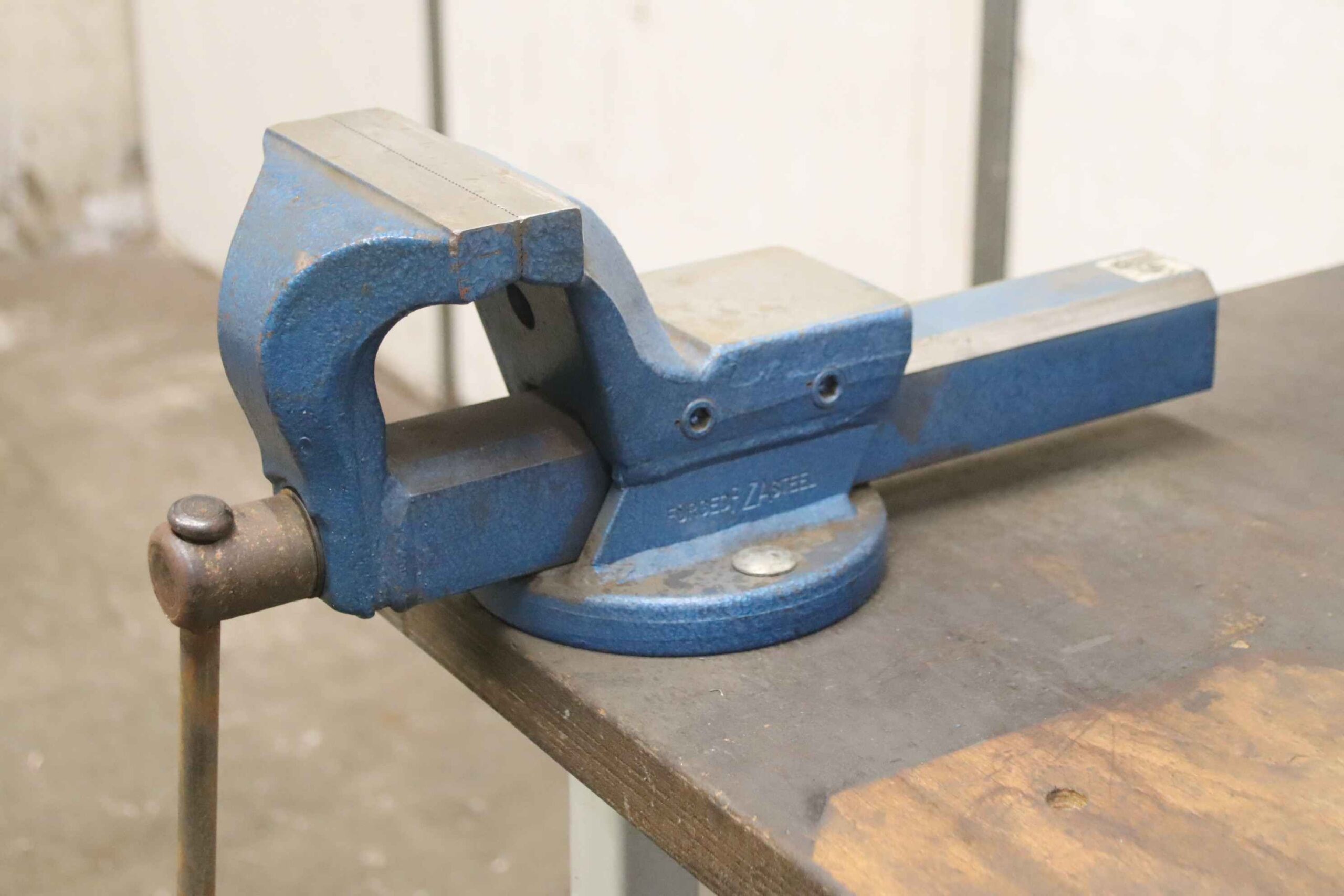 Werkbank mit Schraubstock von unbekannt - 2000/720/ H940 mm – Bild 6