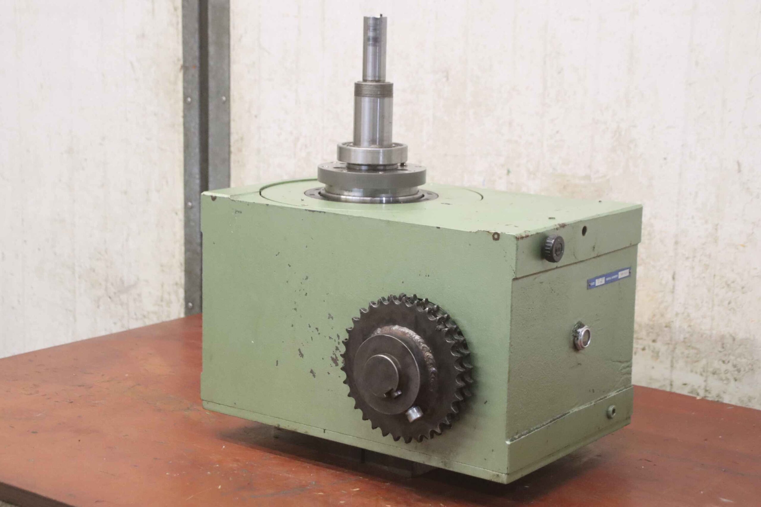 Kurvengetriebe i = 1:8 45° von Manifold - RTU 800 8-150