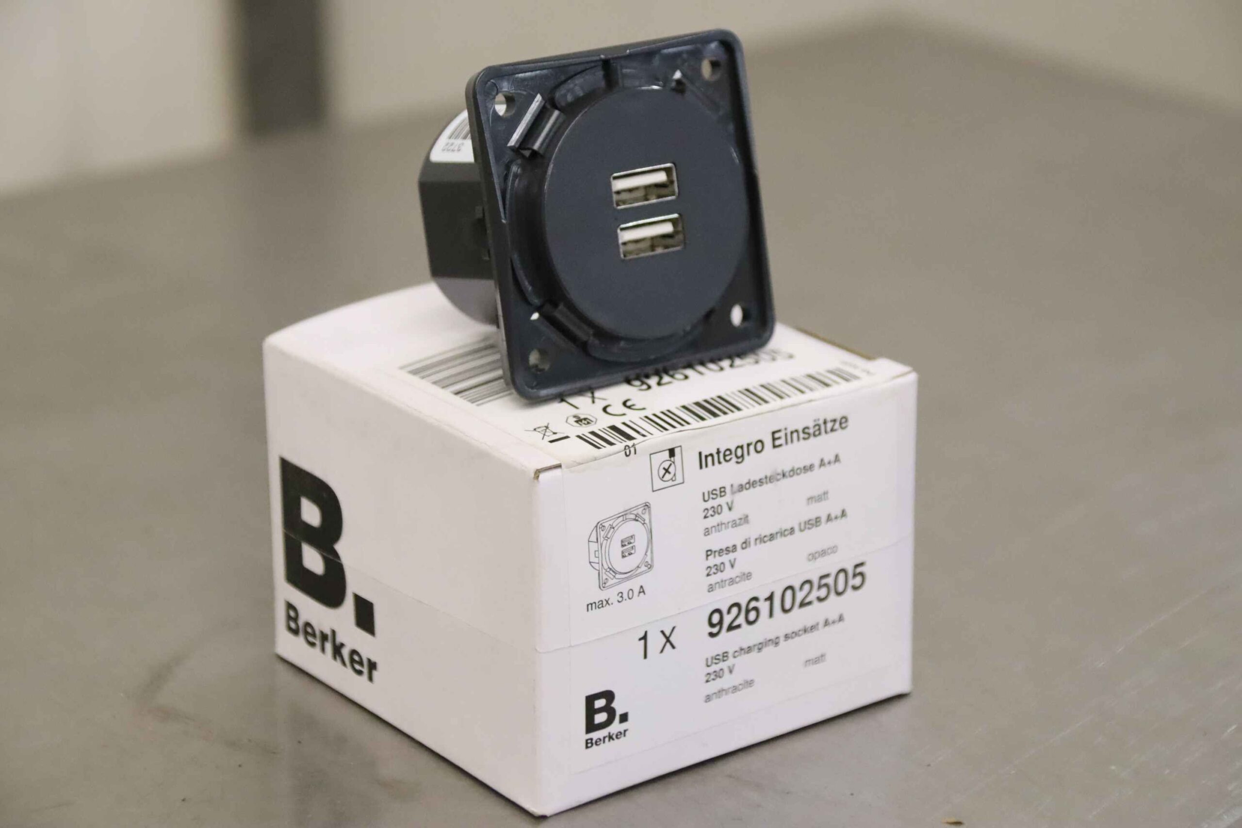 USB-Ladesteckdose von Berker - 926102505 ZR3722 – Bild 2