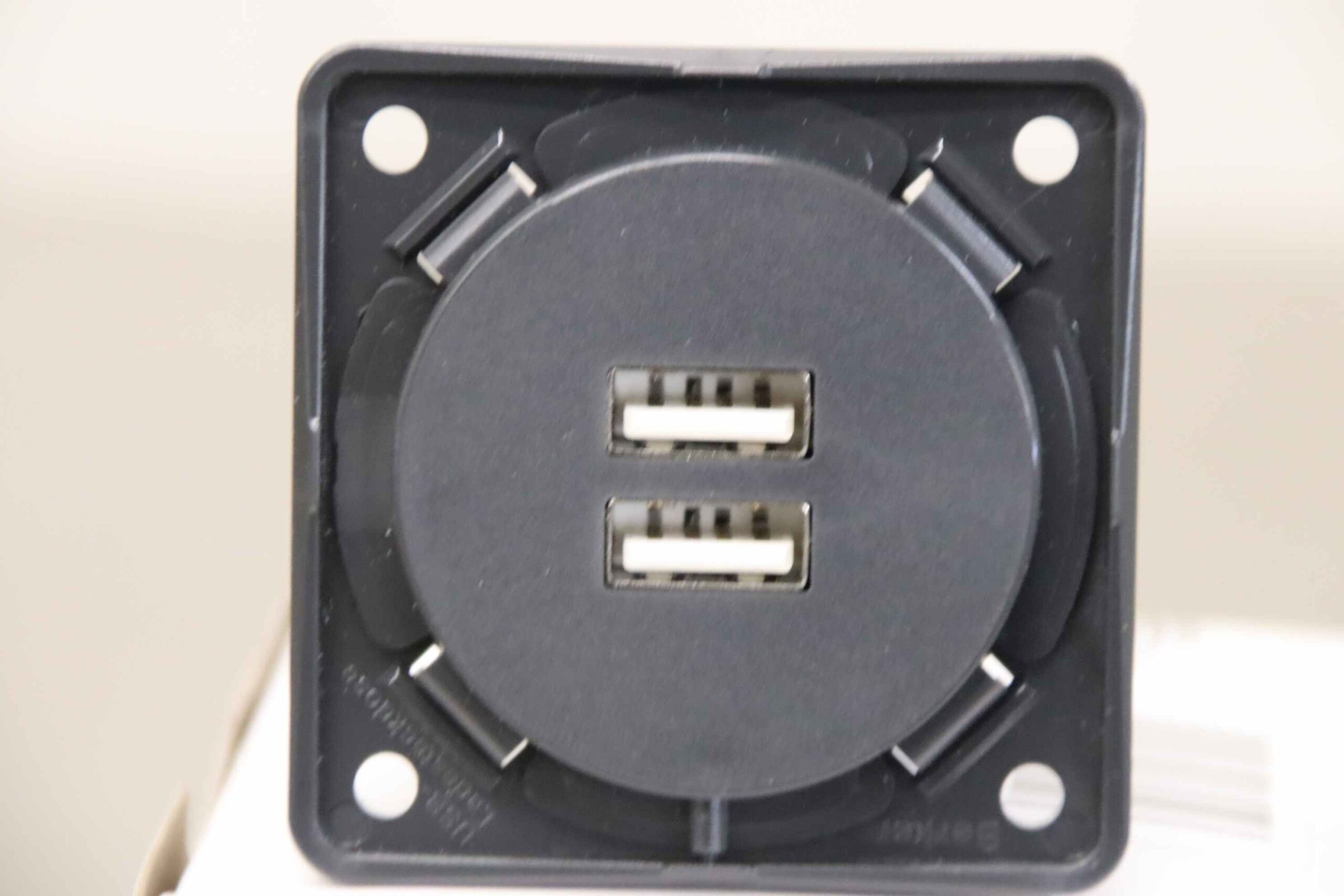 USB-Ladesteckdose von Berker - 926102505 ZR3722 – Bild 6