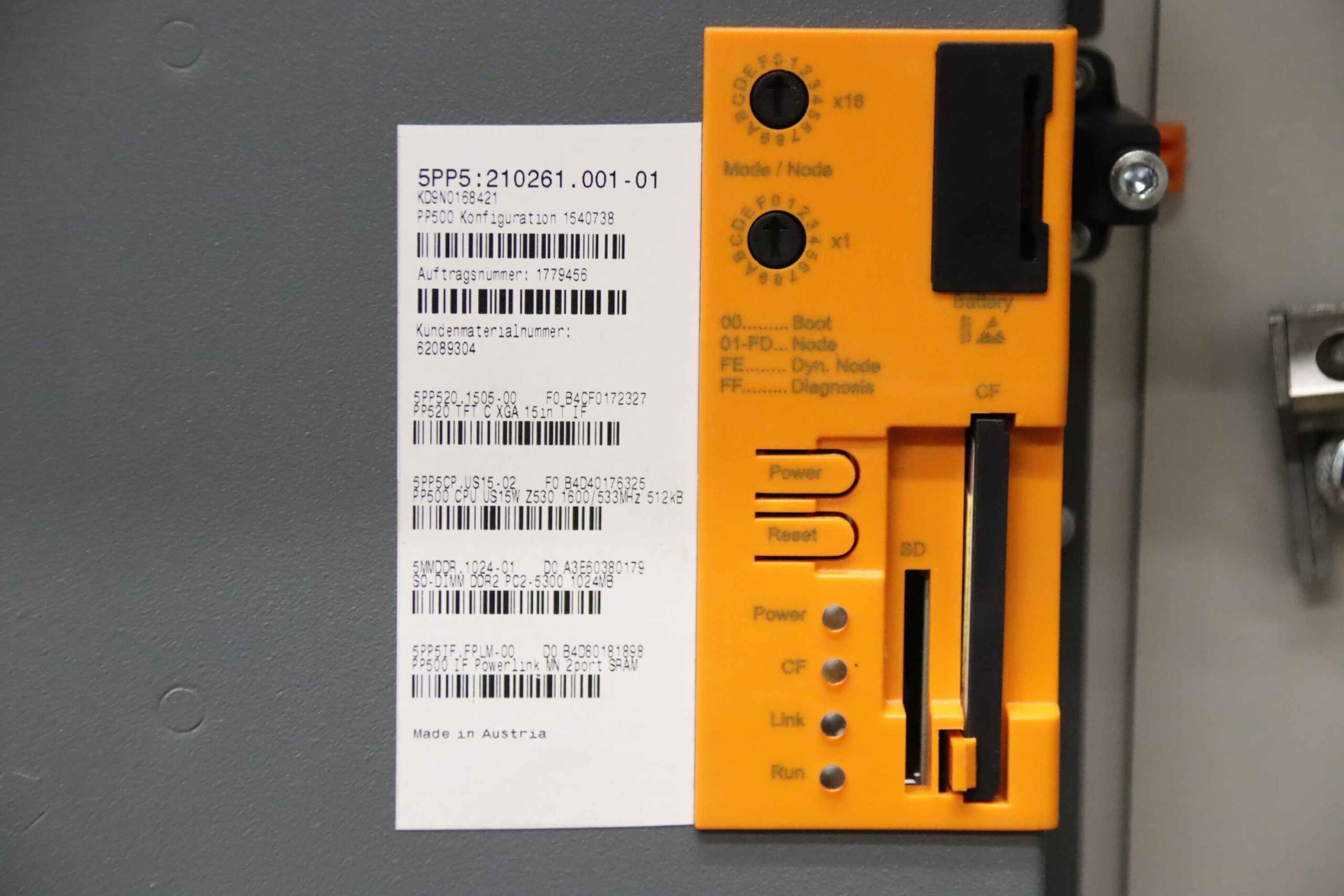 Bedienpult mit Industriemonitor von B&R - Power Panel 500 5PP5 – Bild 9