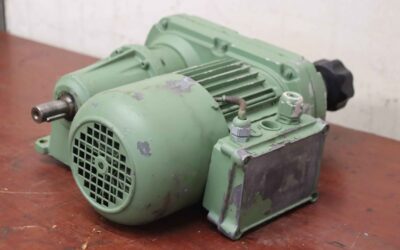 regelbarer Getriebemotor 0,25 kW  130-36 U/min von Lenze - 11.432.10.08.1  B7KB4-044H