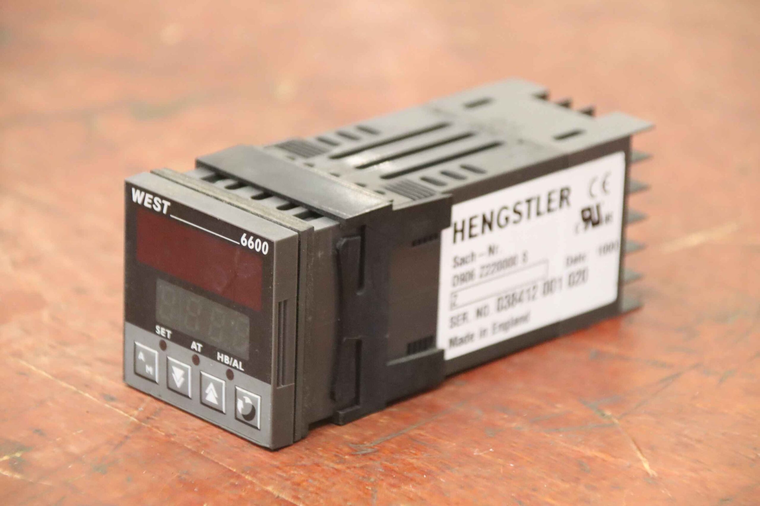 Temperaturregler von Hengstler - West 6600 0906 Z220000 S