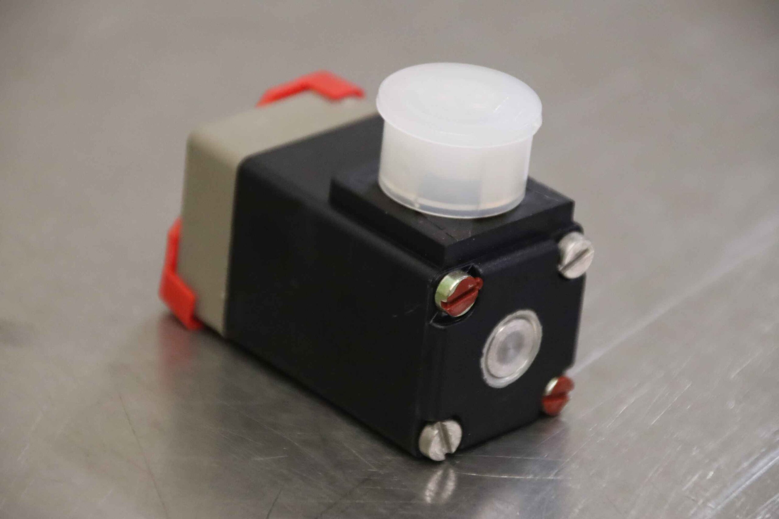 Magnetventil von bürkert - 0212 A 3,0 FPM PA 00021315 – Bild 2