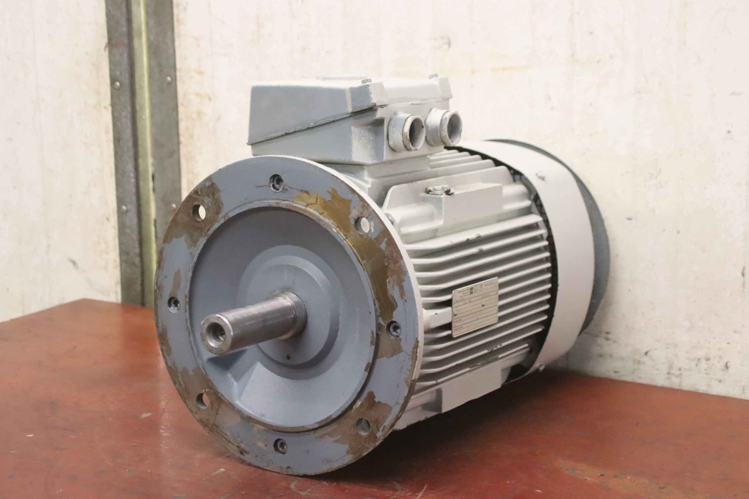 Elektromotor 13,5 kW 1470 U/min von VEM - K11R 160 L4 R Ex-geschützt