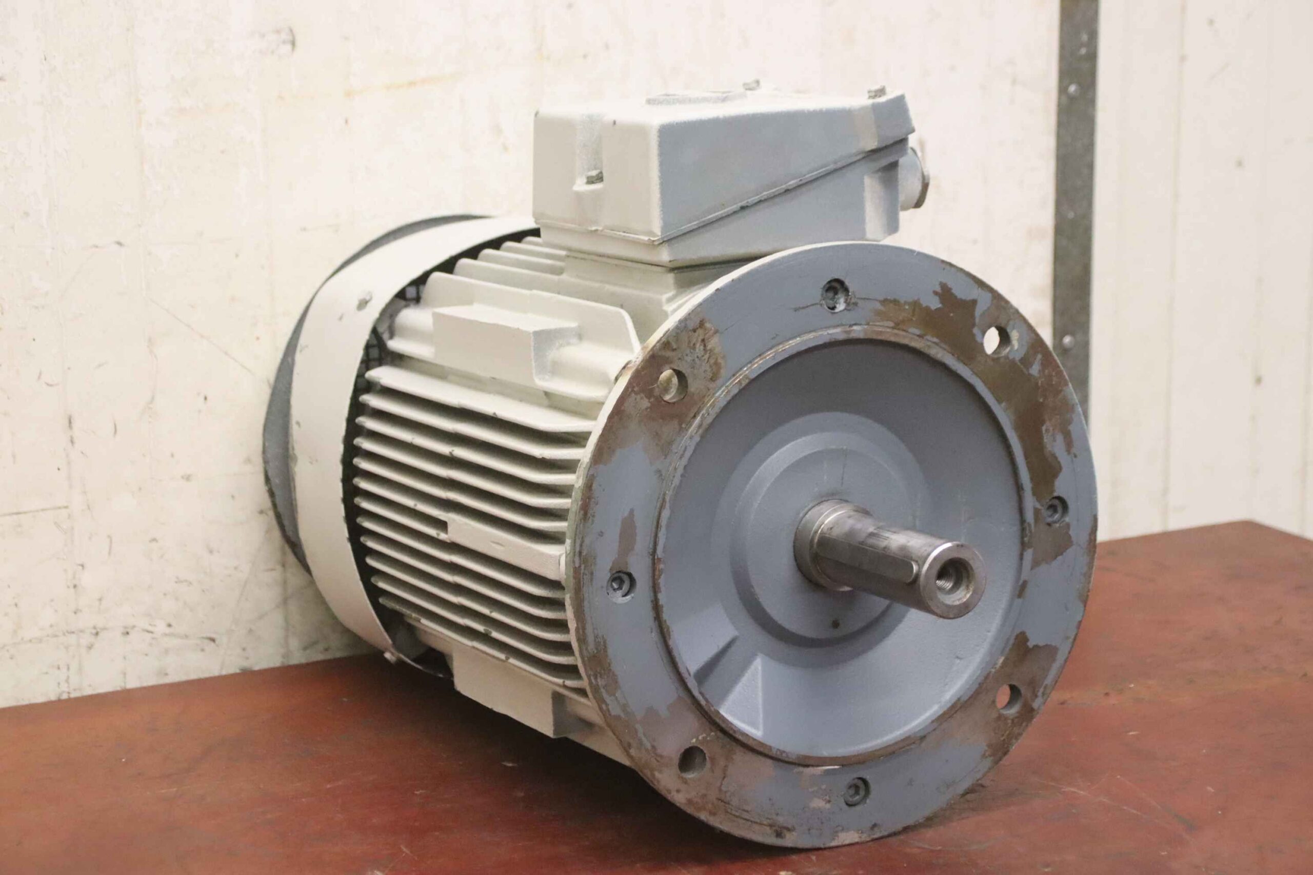 Elektromotor 13,5 kW 1470 U/min von VEM - K11R 160 L4 R Ex-geschützt – Bild 2