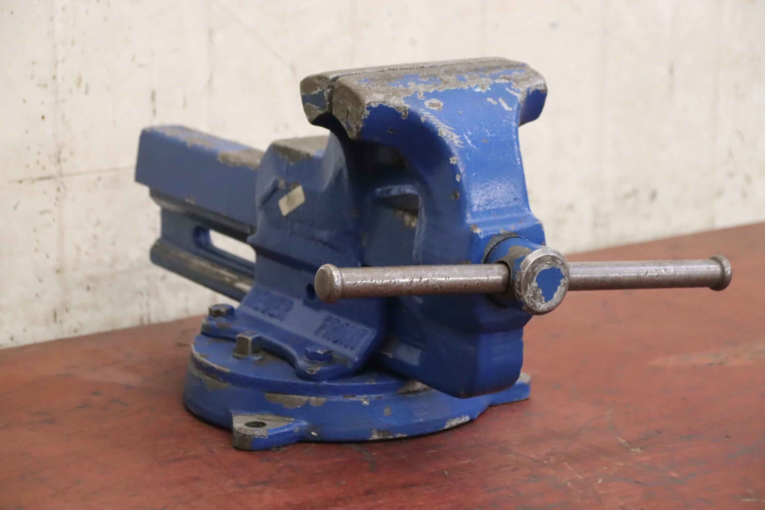 Bankschraubstock drehbar von Heuer Front - 150 mm Spannweite 235 mm – Bild 2