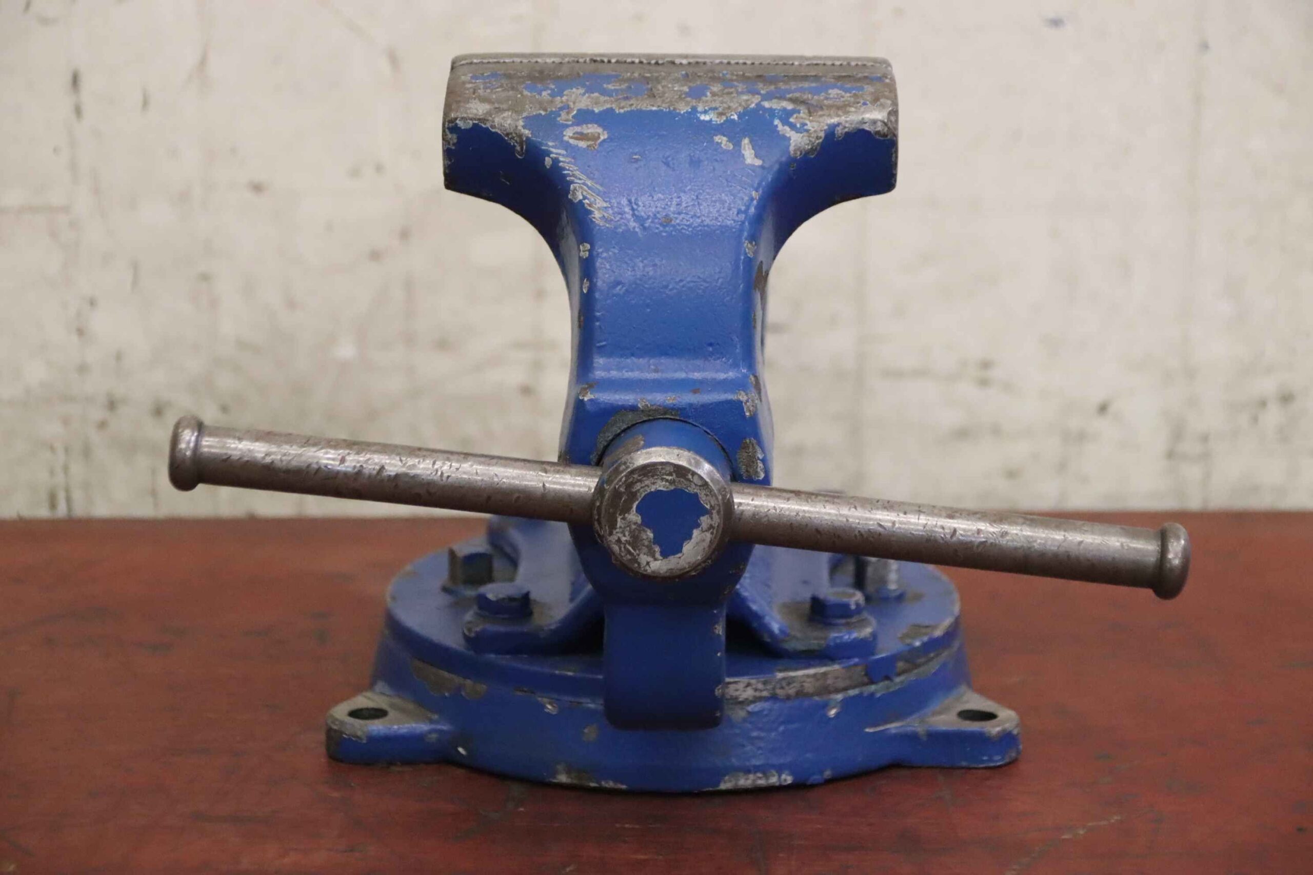 Bankschraubstock drehbar von Heuer Front - 150 mm Spannweite 235 mm – Bild 3