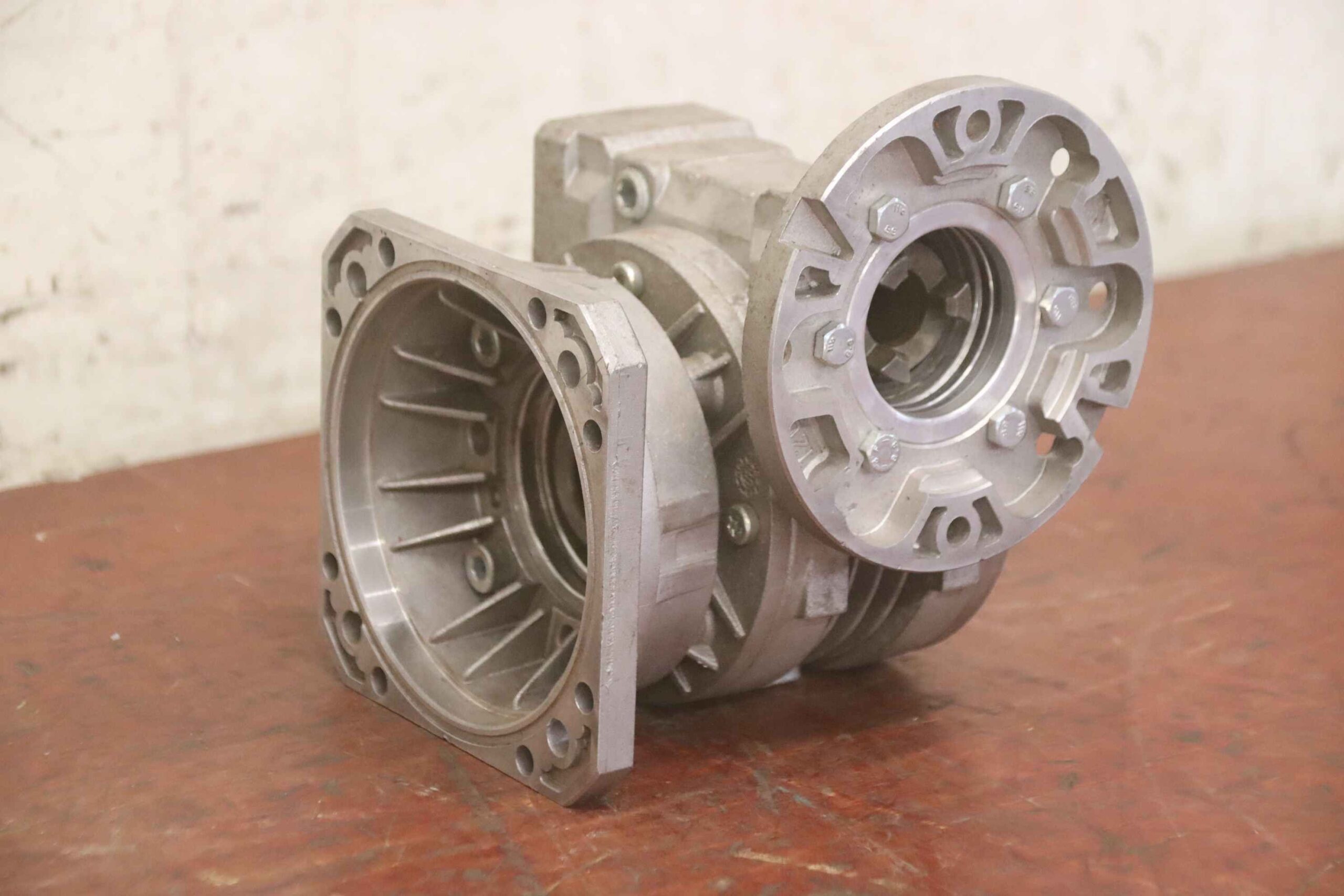 Getriebe 1:28 von Varvel - 150/140/H170 mm – Bild 2