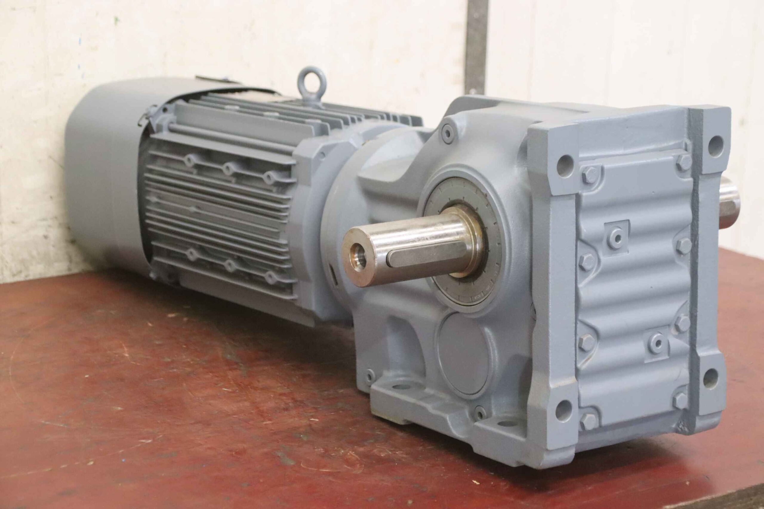 Getriebemotor 7,5 kW 203 U/min von SEW-Eurodrive - K77 DRE132MC4BE11/TF – Bild 2