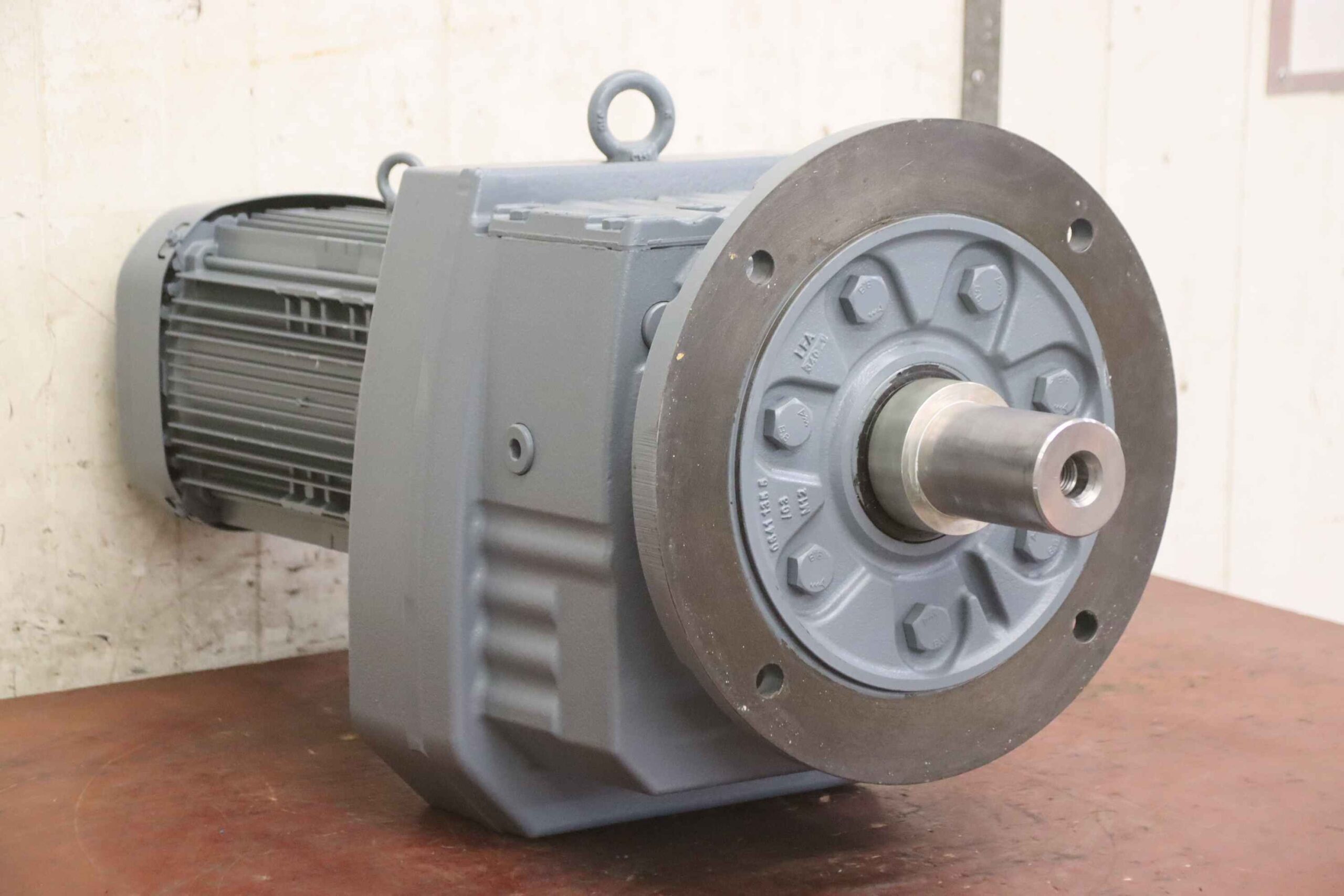 Getriebemotor 5,5 kW 53 U/min von SEW-Eurodrive - RF97 DRN132S4/TF – Bild 2