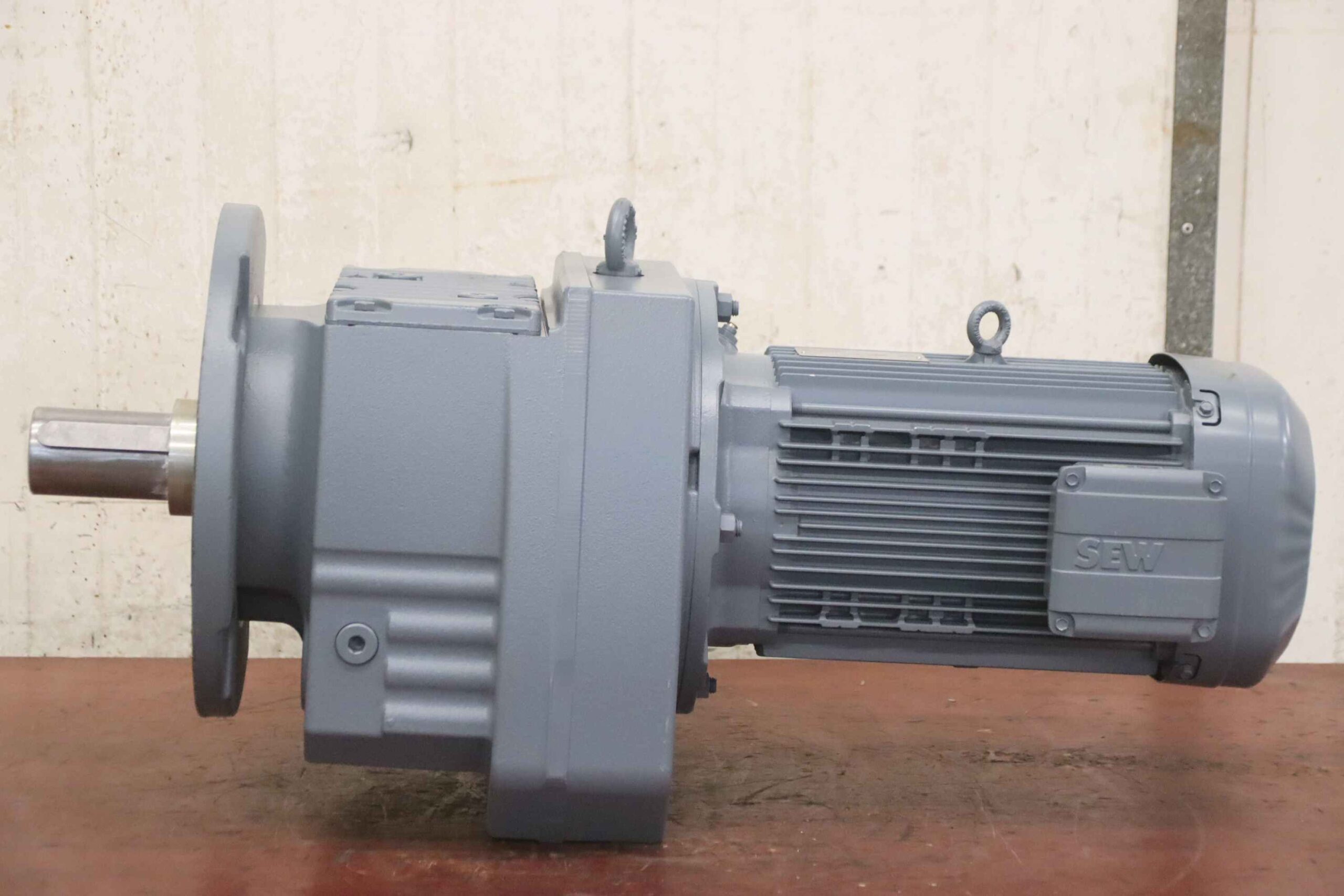 Getriebemotor 5,5 kW 53 U/min von SEW-Eurodrive - RF97 DRN132S4/TF – Bild 4