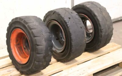 Alternative view of Vollgummi Reifen 3 Stück von Vorwerk Rota - 18x7-8 Felge 4.33 R-8  532/272-1