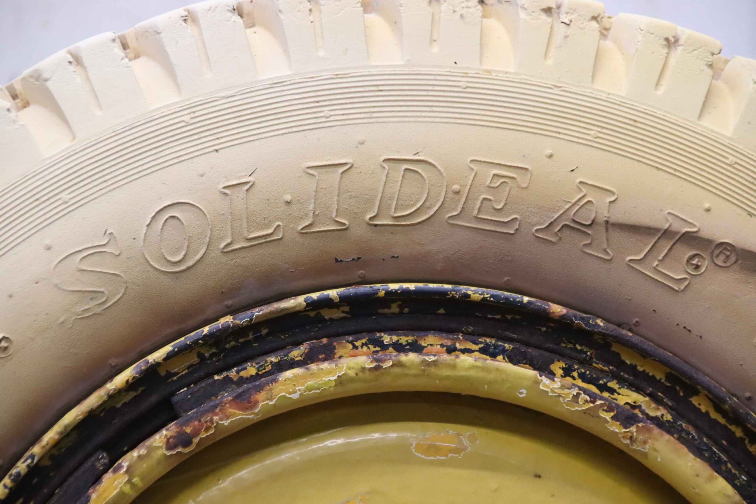 Reifen mit Felge 2 Stück von Solideal - 23-5(150/100-13) reibfrei – Bild 7