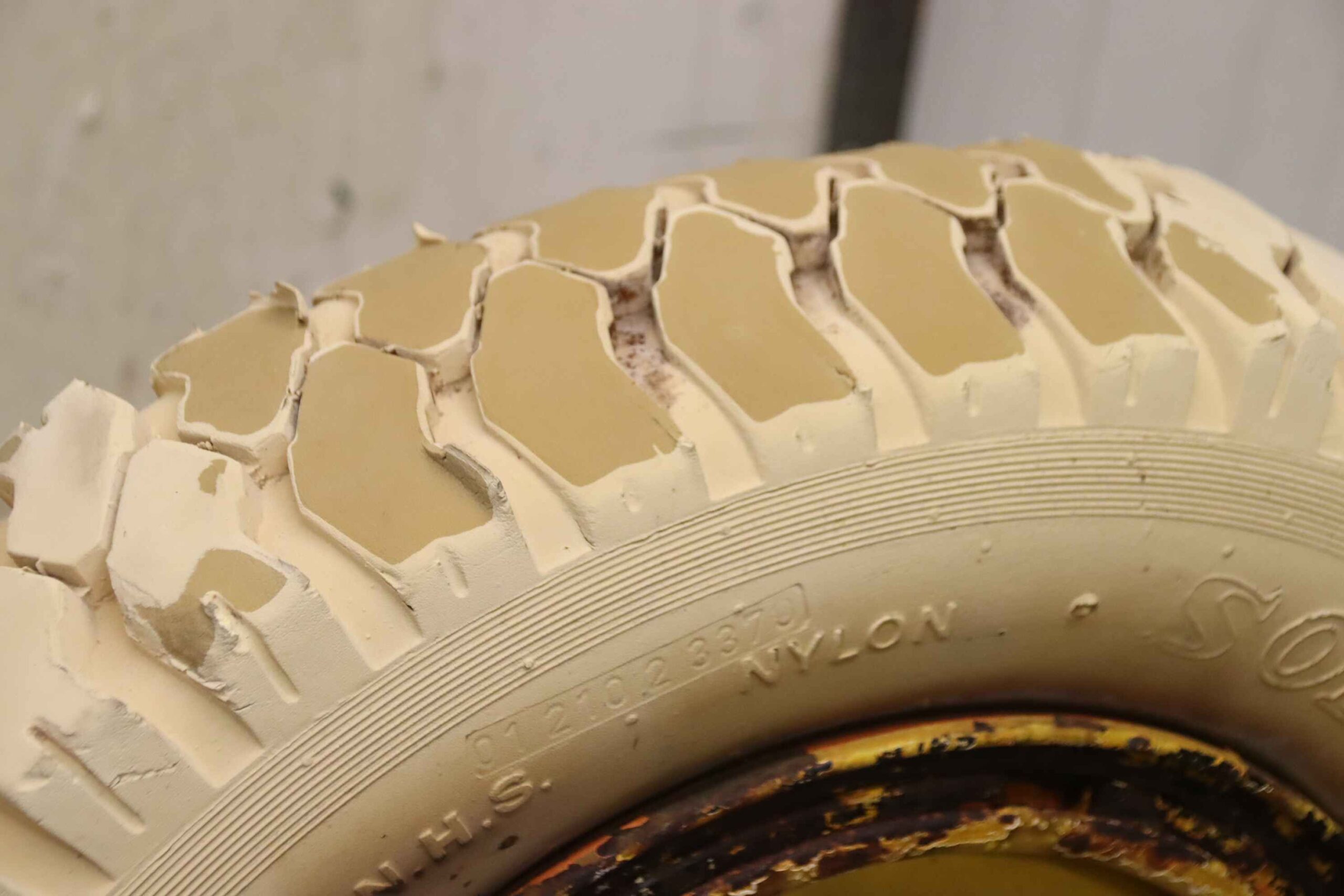 Reifen mit Felge 2 Stück von Solideal - 23-5(150/100-13) reibfrei – Bild 8