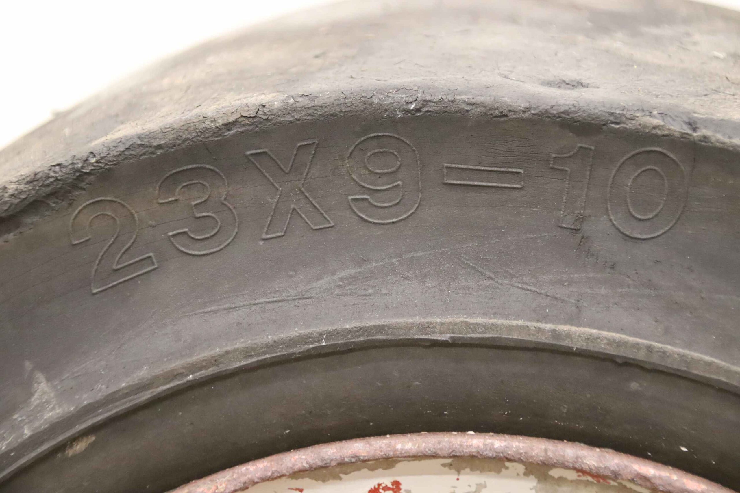 Vollgummi Reifen 2 Stück von Solideal - 23x9-10 RIM 6.50F-10 – Bild 5