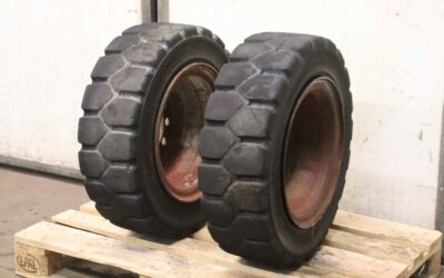 Vollgummi Reifen 2 Stück von Bergougnan - 250-15  RIM 7.00F-15