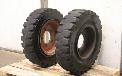 Vollgummi Reifen 2 Stück von Vorwerk Rota - 7.00-15 Felge 5,5-15 532/121-2