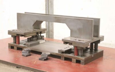 4 Säulen Stanzwerkzeug von unbekannt - 800/315/H320 mm