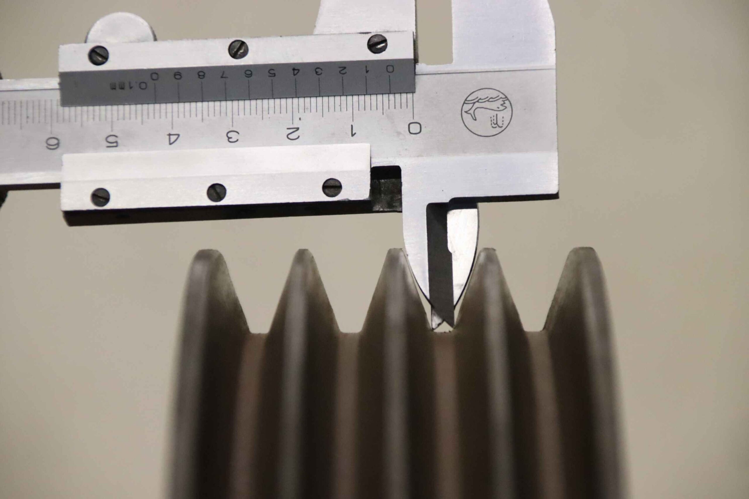 Keilriemenscheibe 4-rillig von Guss - 320-4 (13 mm) Konus Ø 101 - 107 mm – Bild 5