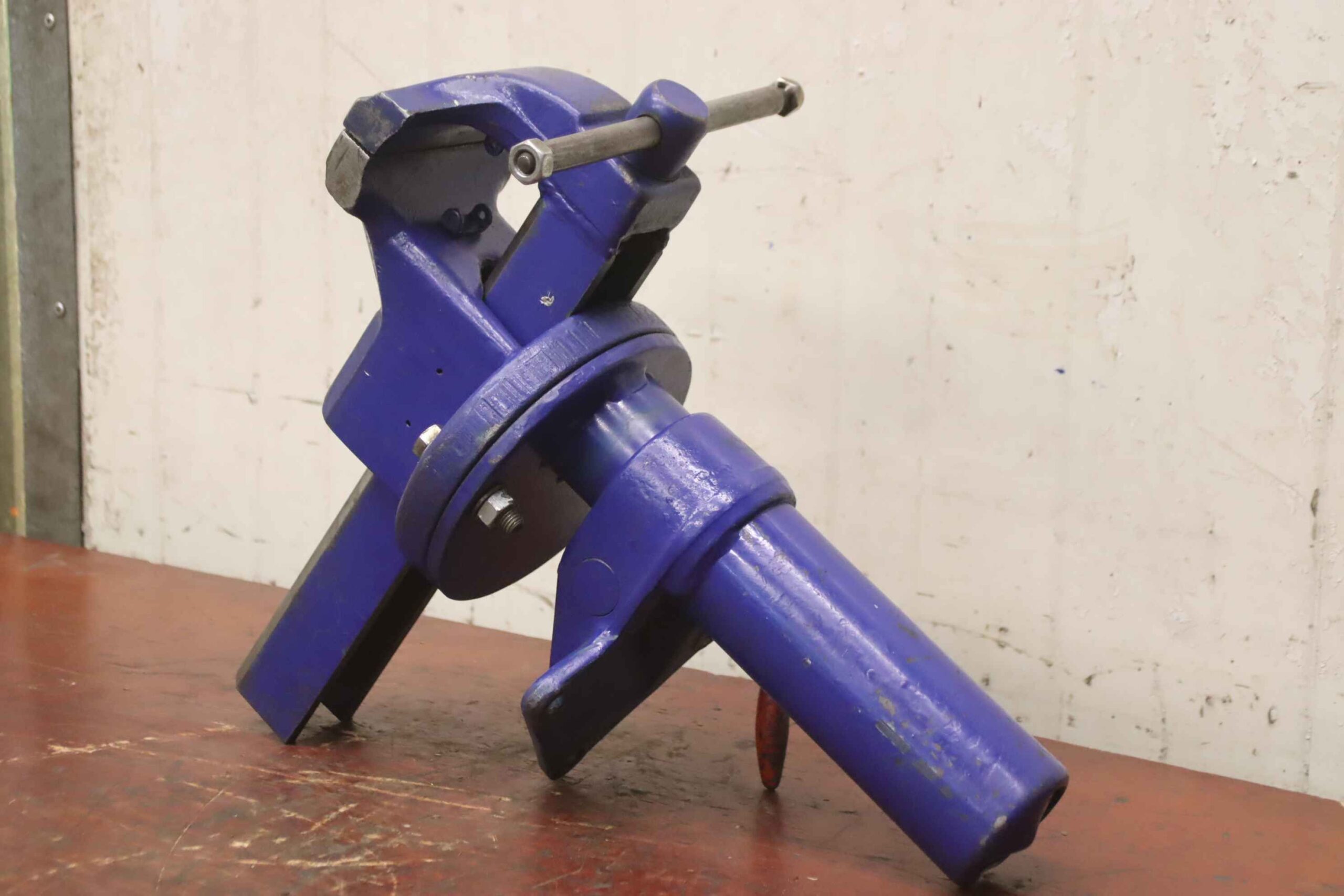 Bankschraubstock höhenverstellbar von Peddinghaus - Spannweite 215 mm