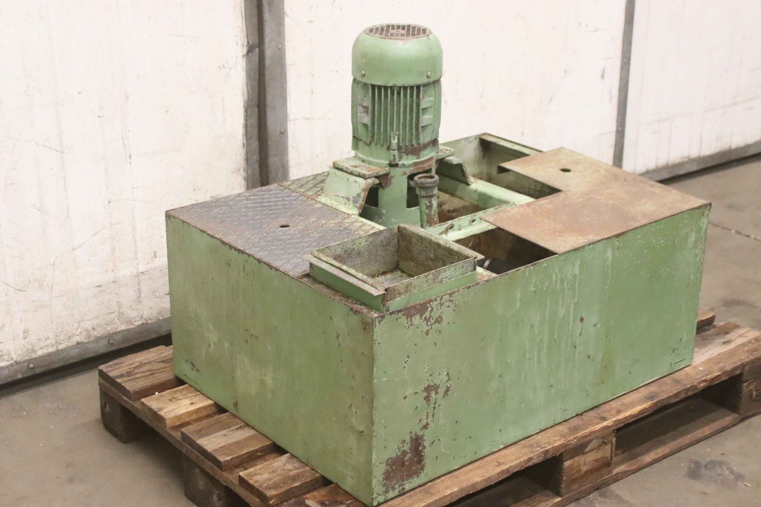 Kühlwasserpumpe 1,5 kw von Schlüter - mit Behälter – Bild 2