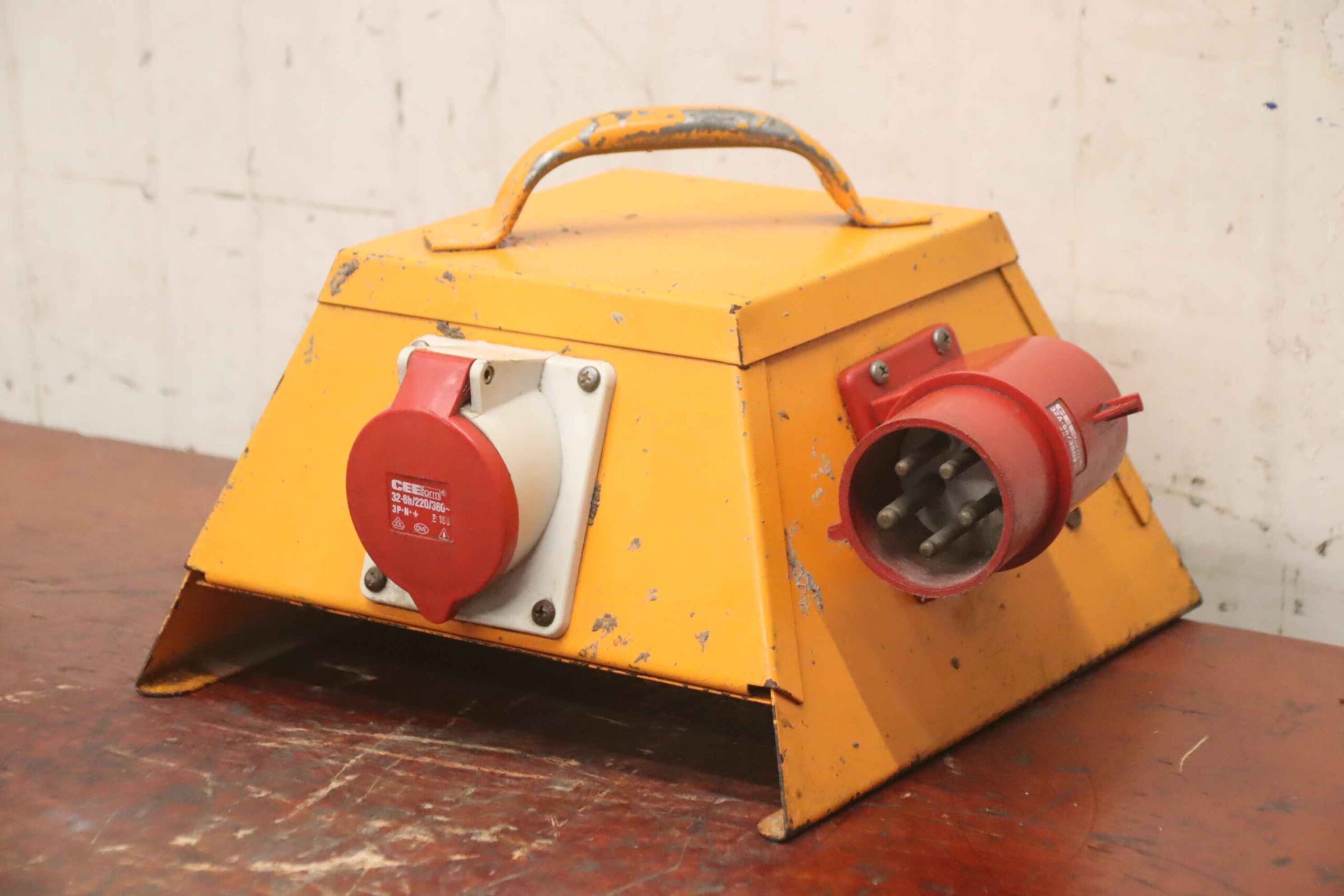 Steckdosenverteiler von unbekannt - CEE 32 A