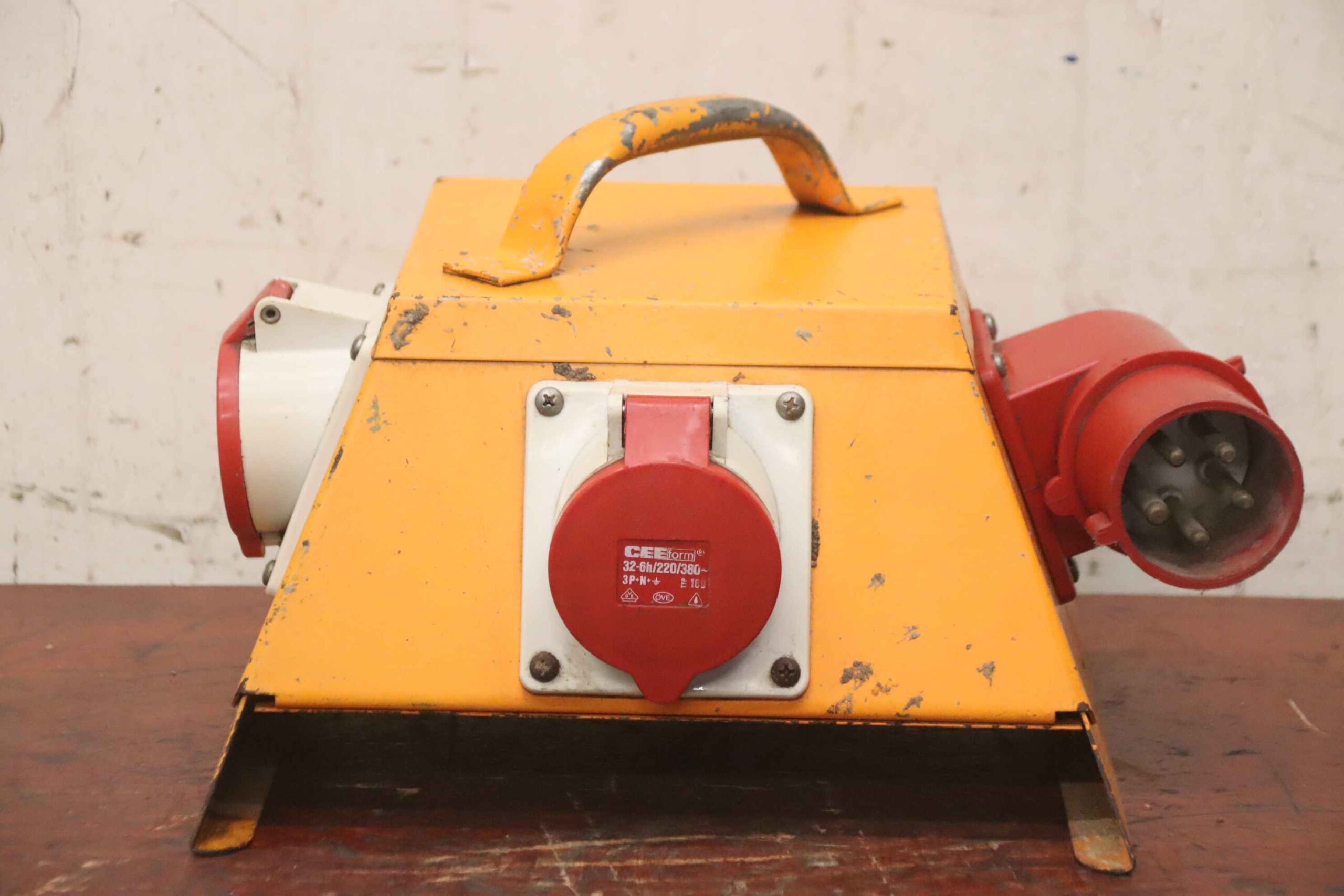 Steckdosenverteiler von unbekannt - CEE 32 A – Bild 3