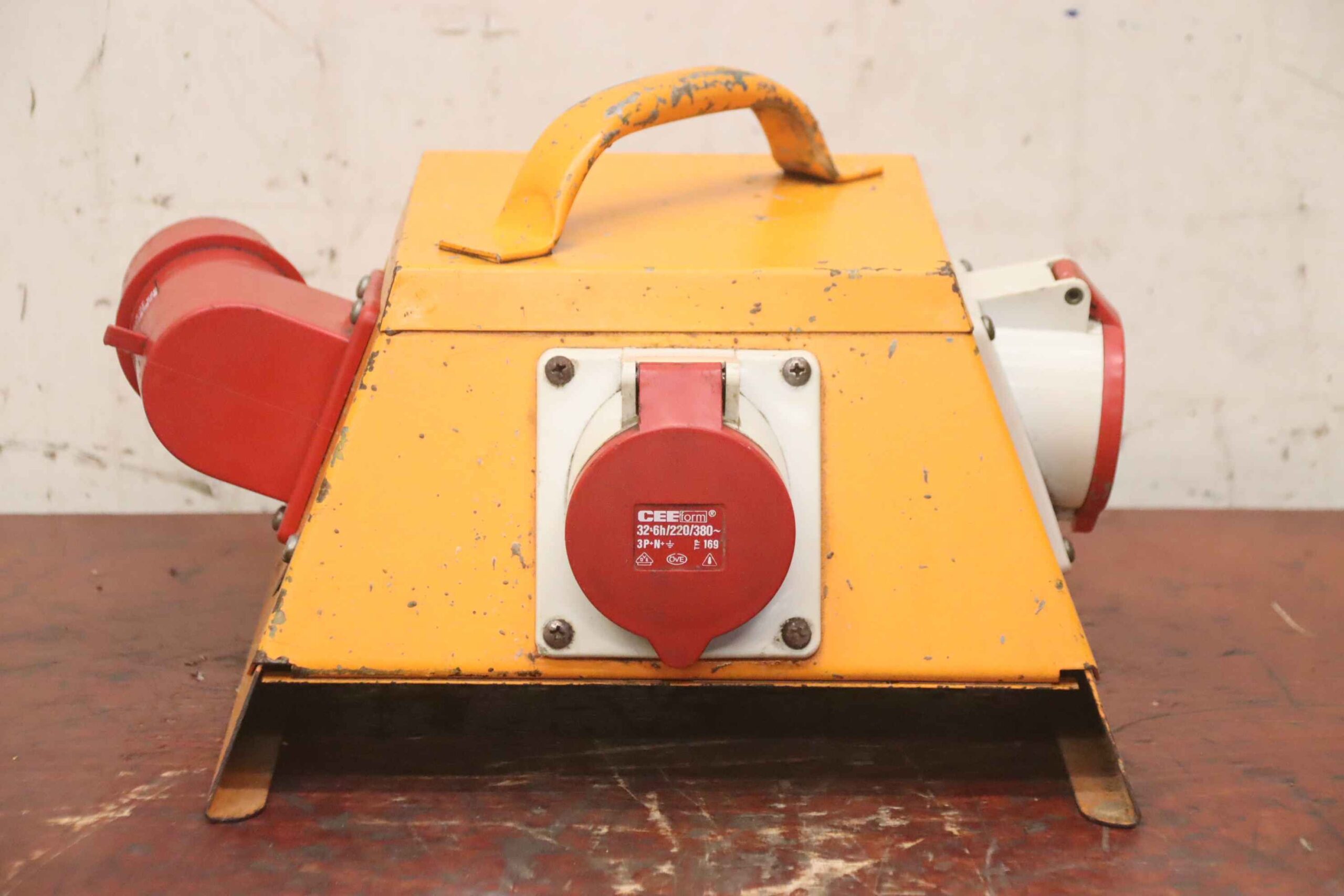 Steckdosenverteiler von unbekannt - CEE 32 A – Bild 4