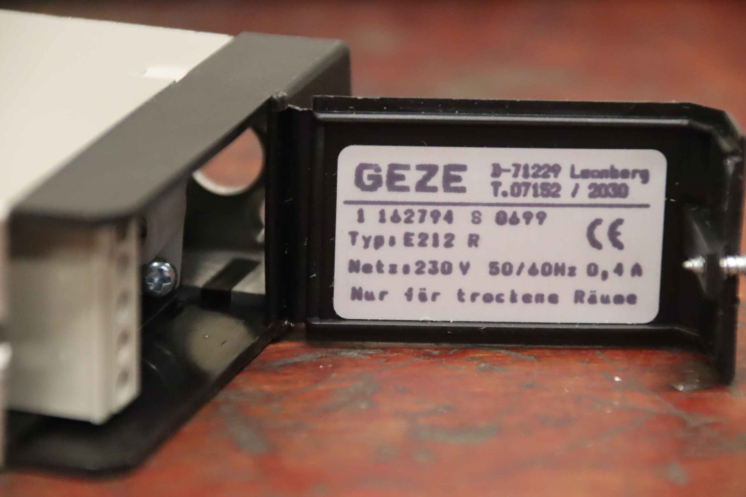 Linearantrieb Elektrolinearantrieb Hub 42-66 mm von Geze - E212R/230V-AC – Bild 4