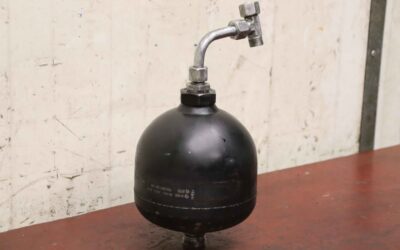 Alternative view of Druckspeicher 1,4 L 210 bar von Olaer - 140-7315-533-611