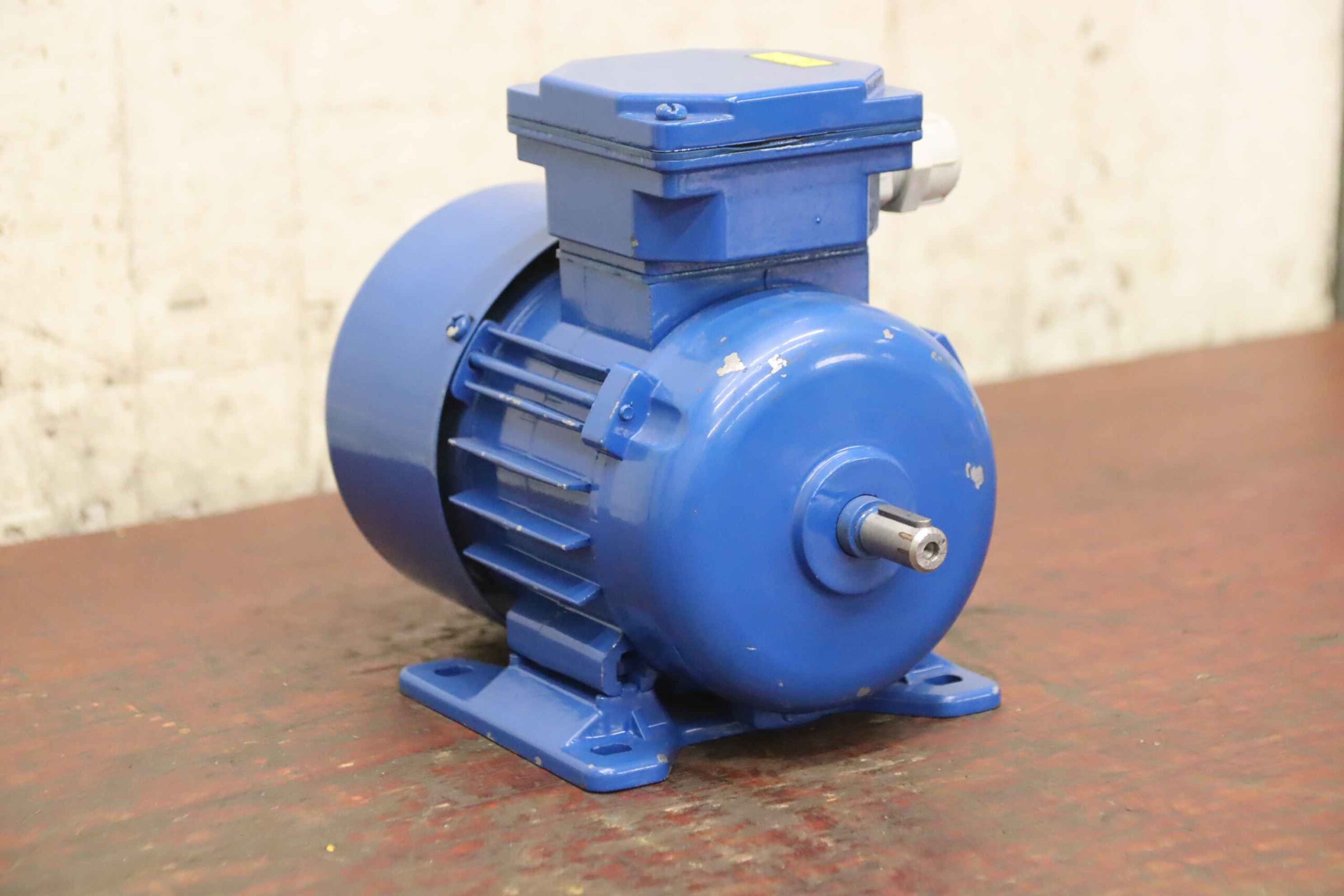 Elektromotor 0,25 kW 2760 U/min von Elektrim - Sg 63-2B – Bild 2