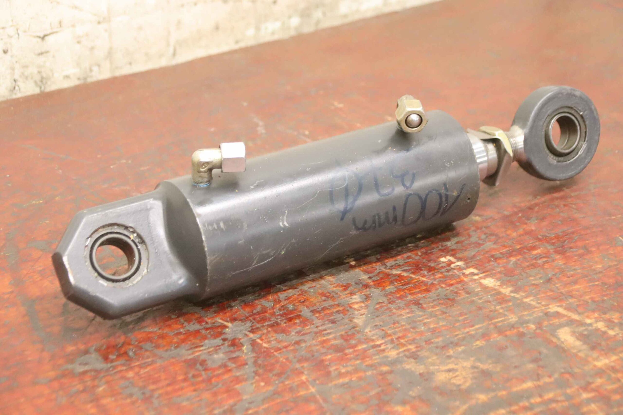 Hydraulikzylinder von unbekannt - Hub 100 mm – Bild 2
