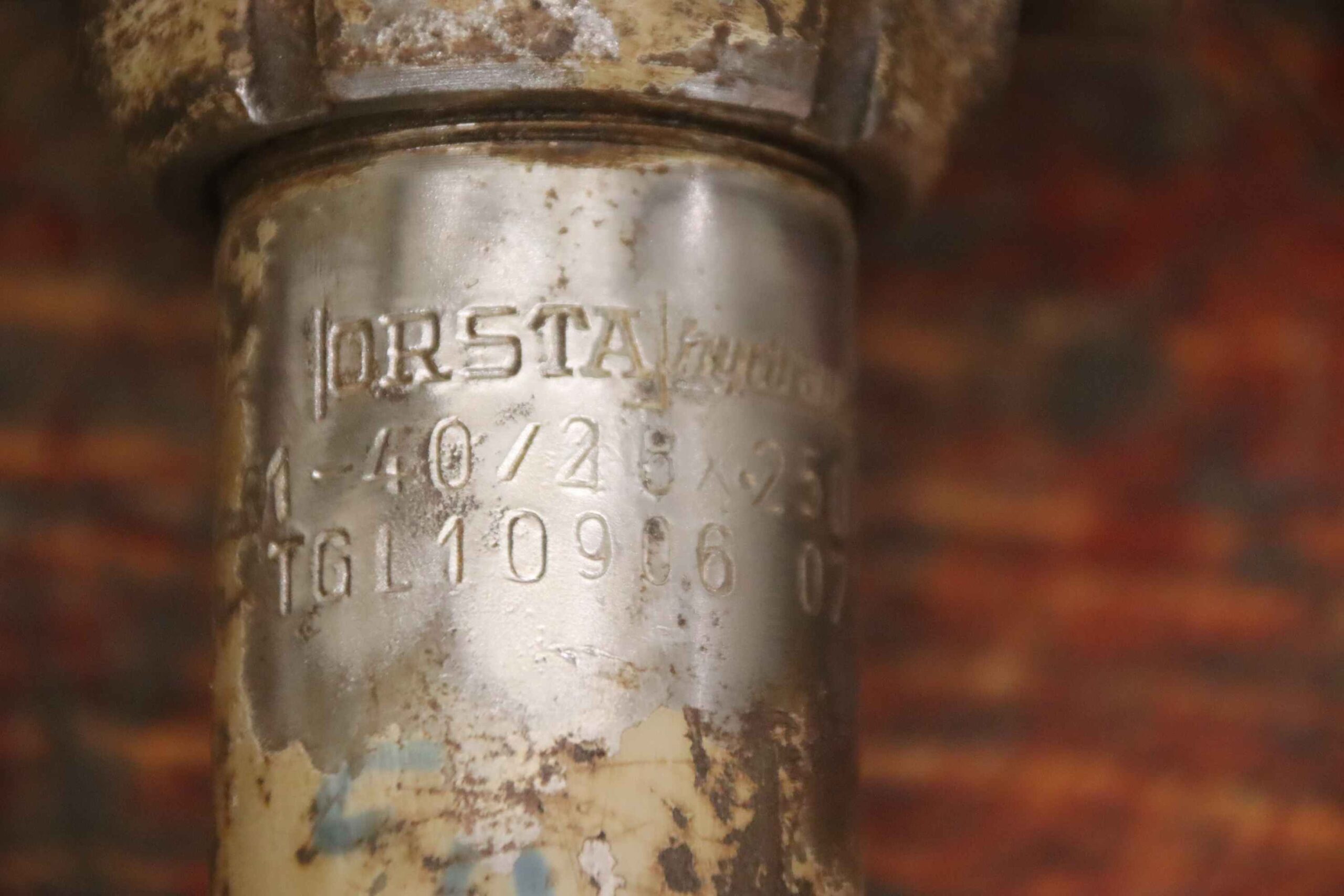 Hydraulikzylinder von Orsta - 1-40/28x250/0 Hub 250 mm – Bild 4