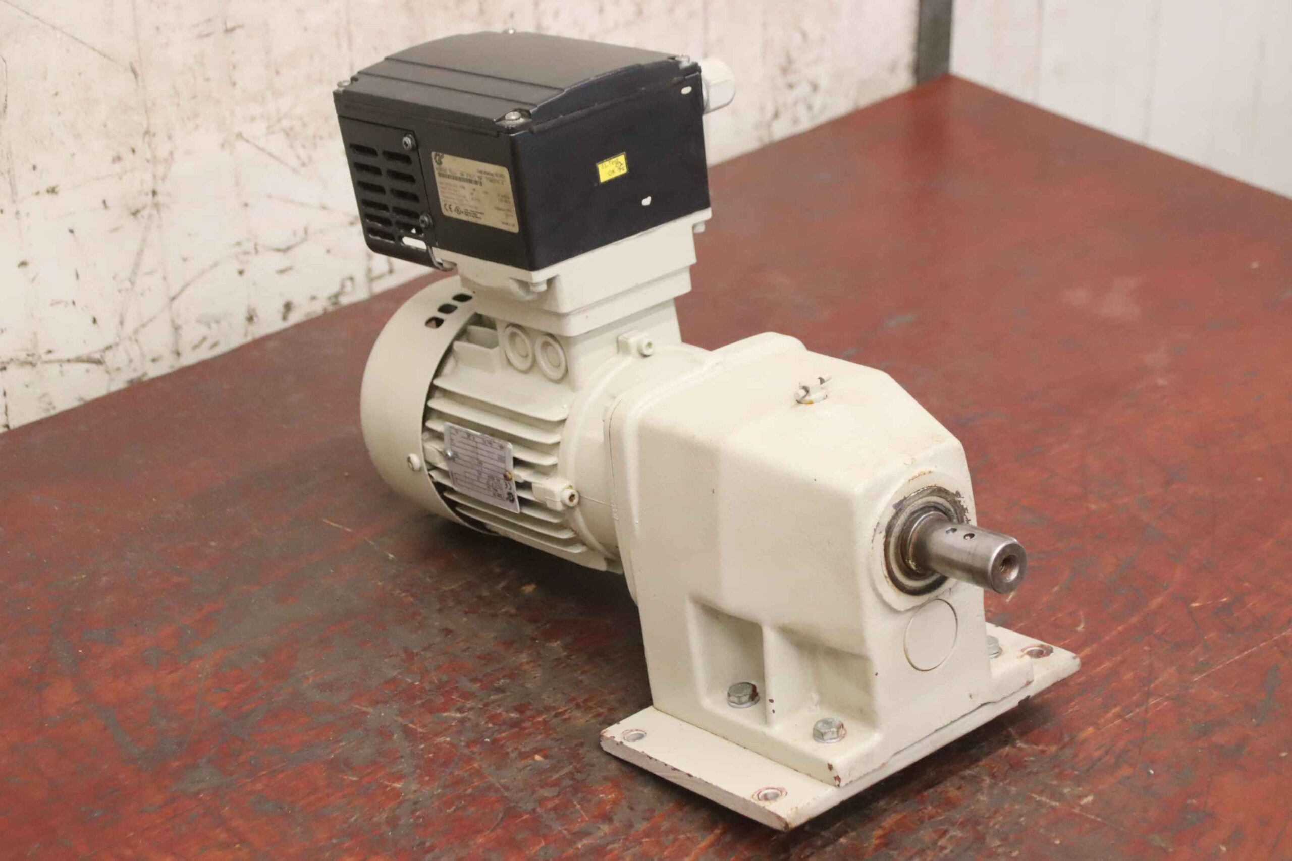 Getriebemotor 0,37 kW 18 U/min mit Frequenzumrichter von Nord - SK 12-71 L/4 TF TR1 SK 370/1 TR – Bild 2