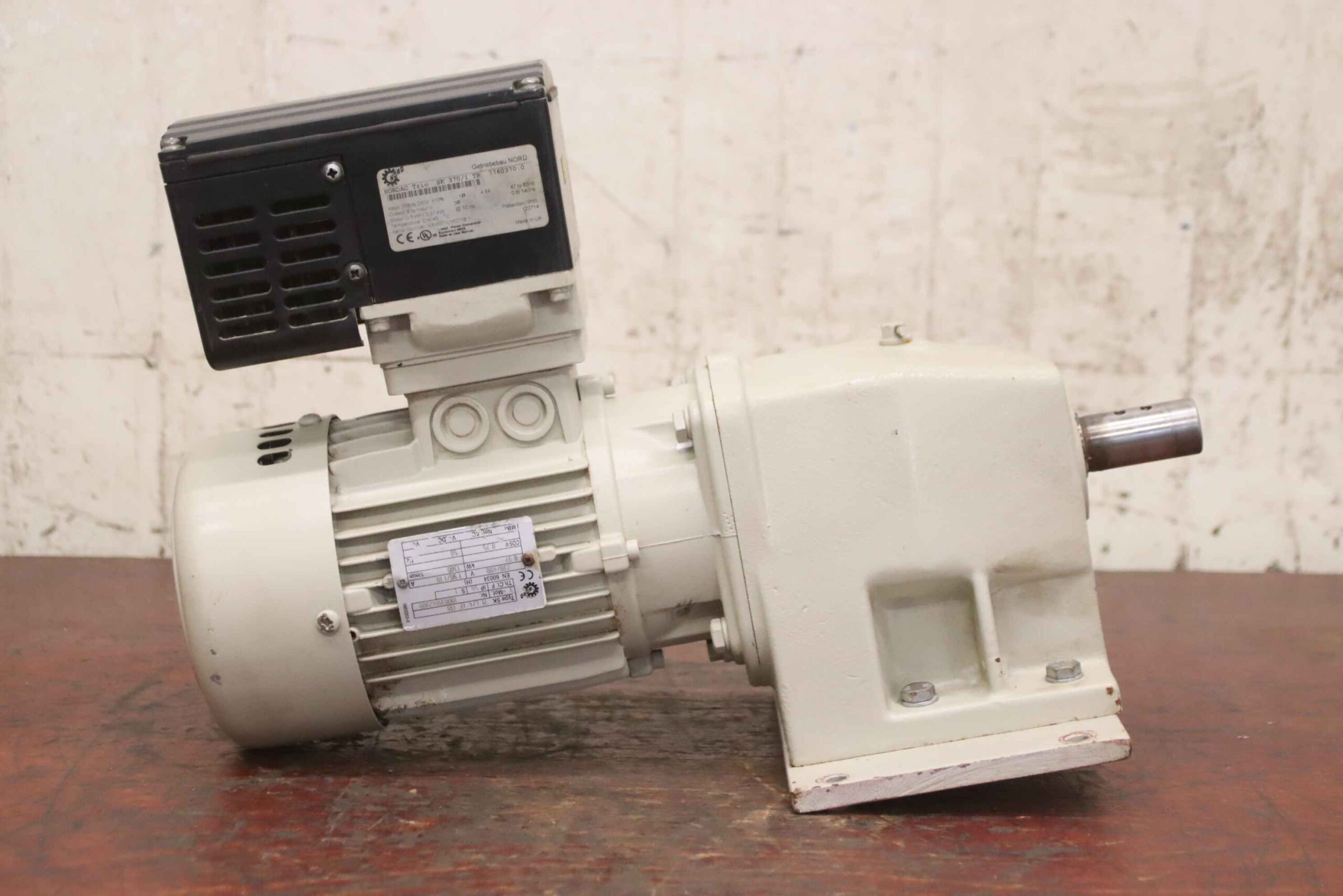 Getriebemotor 0,37 kW 18 U/min mit Frequenzumrichter von Nord - SK 12-71 L/4 TF TR1 SK 370/1 TR – Bild 7